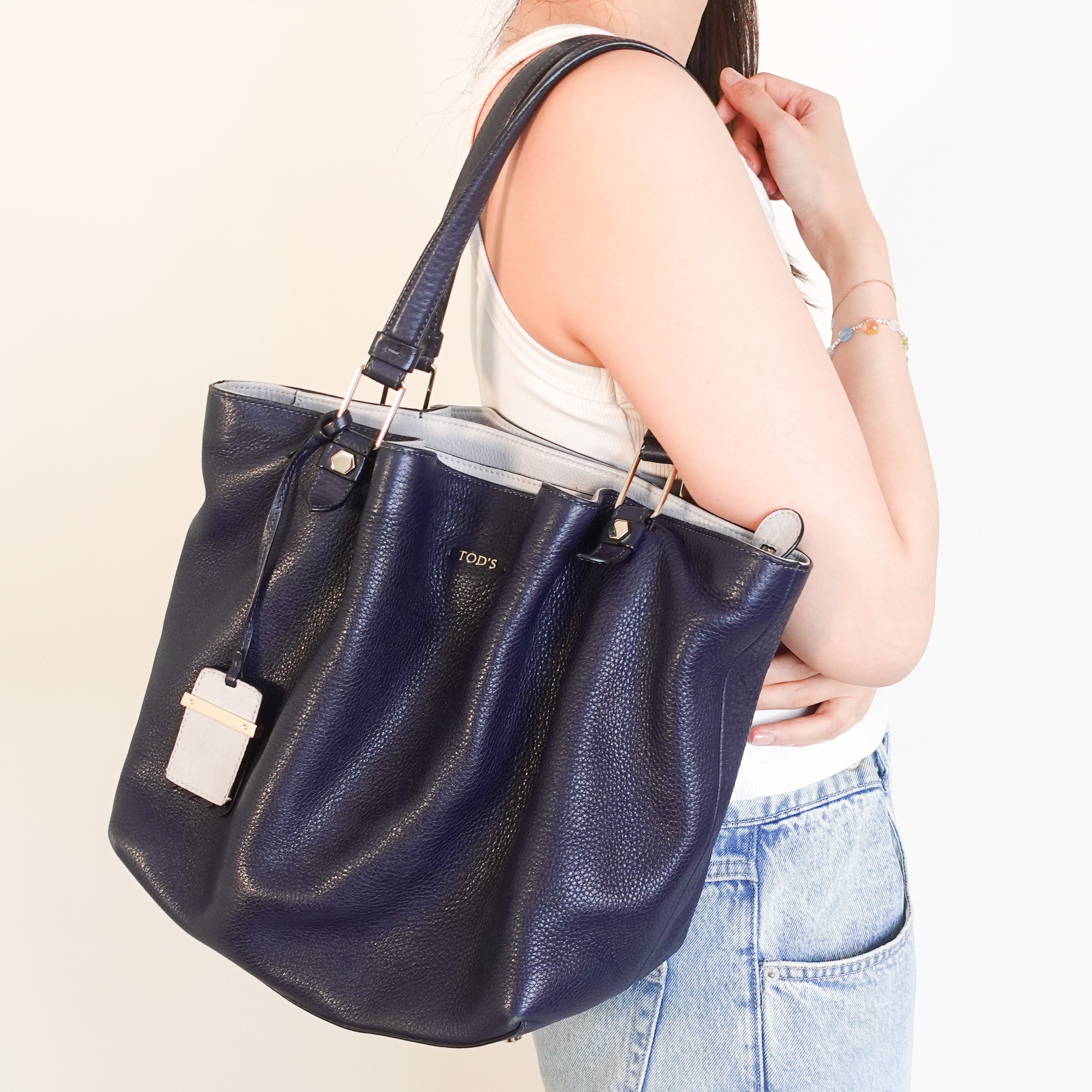 Navy tote bag