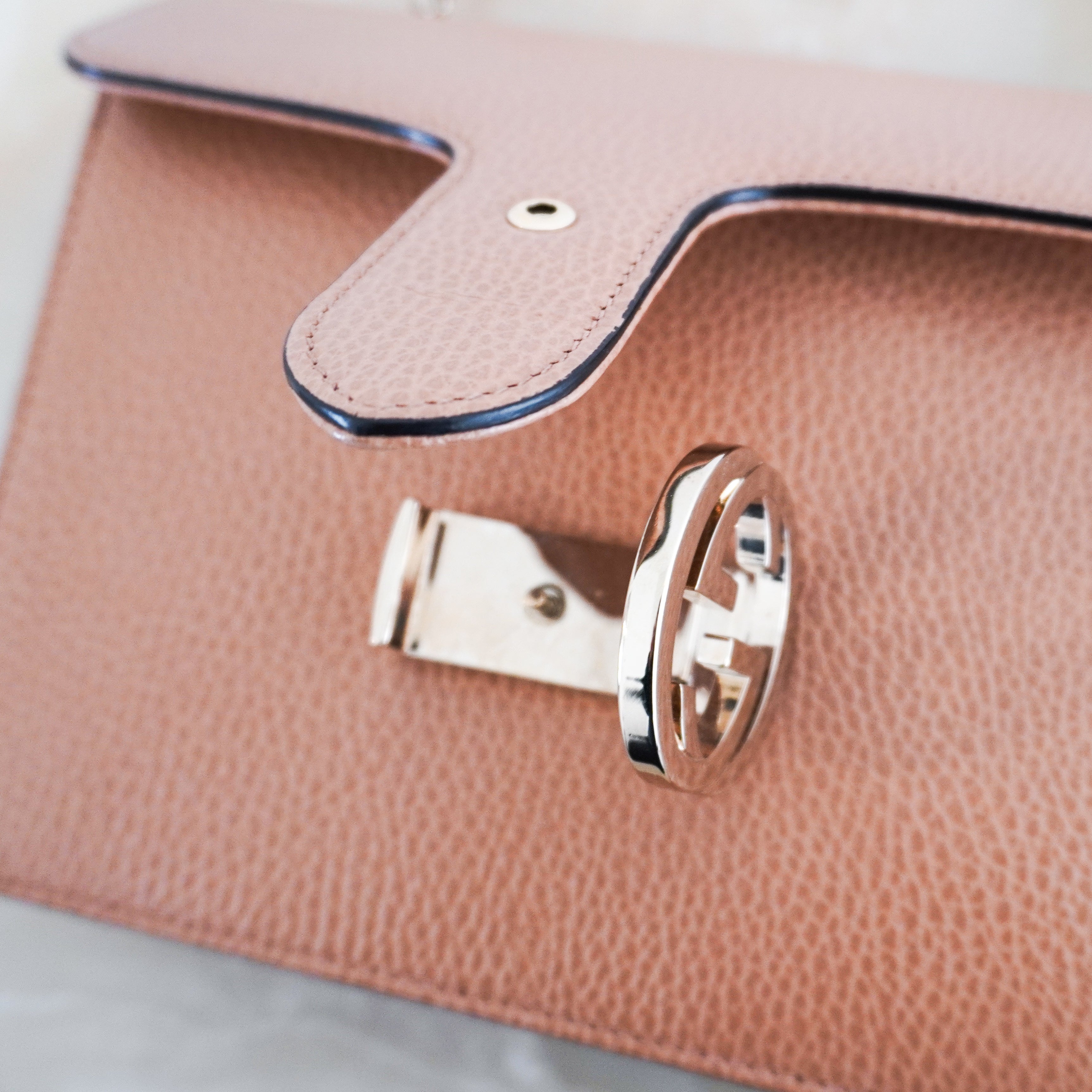 Gucci Small Dollar Calfskin Interlocking Crossbody Bag in Tan | Authentic Preloved