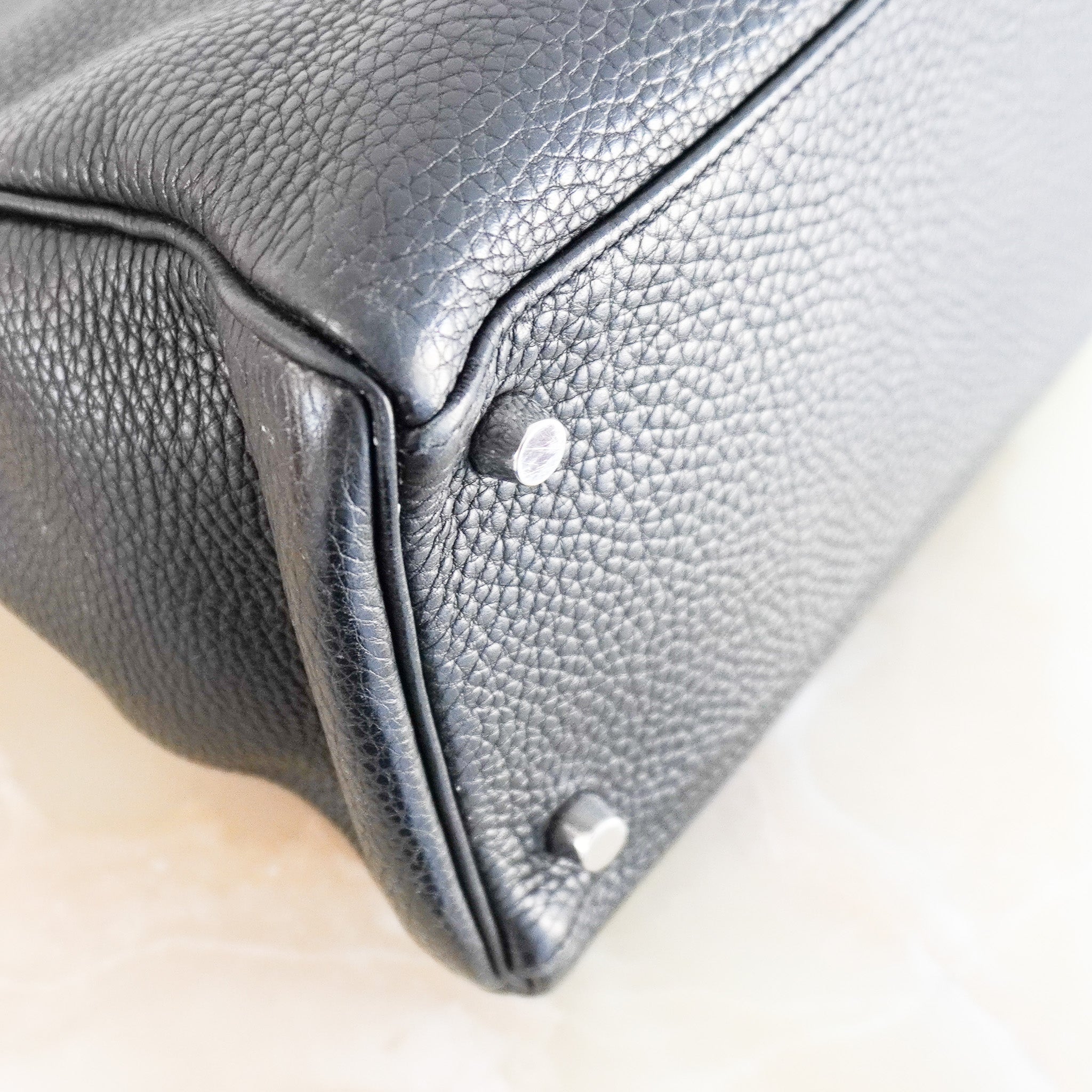 Hermès Kelly 35 Bag (2006) in Noir Togo Leather and Palladium Hardware | Authentic Preloved