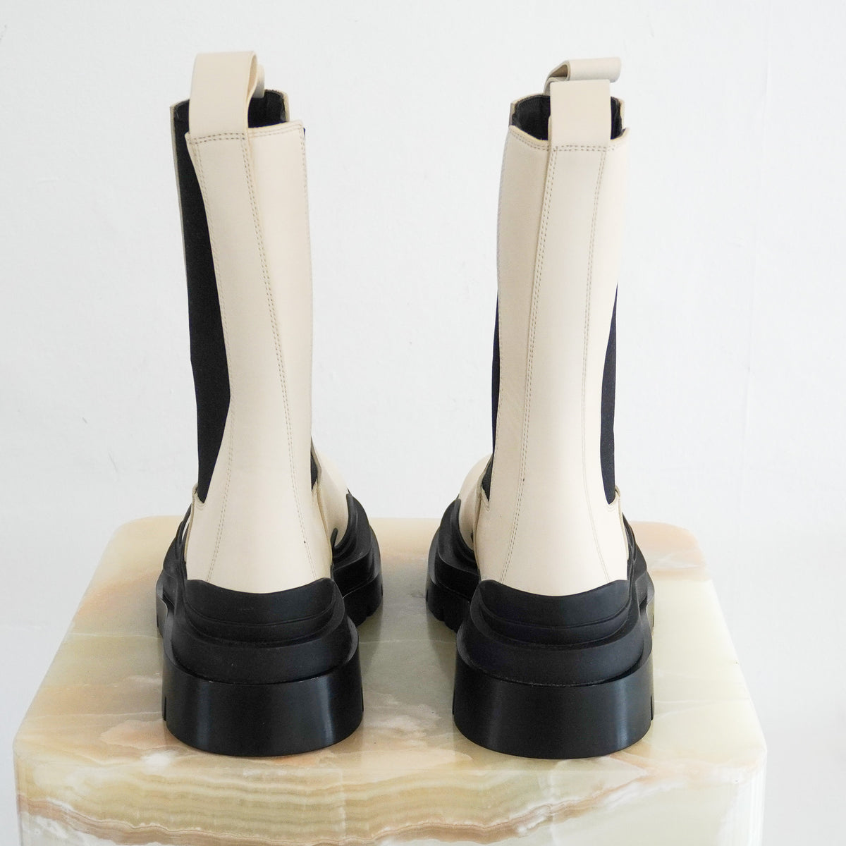 Bottega Veneta Tire Chelsea Boots in Sea Salt Leather (RRP £1080) | Authentic Preloved