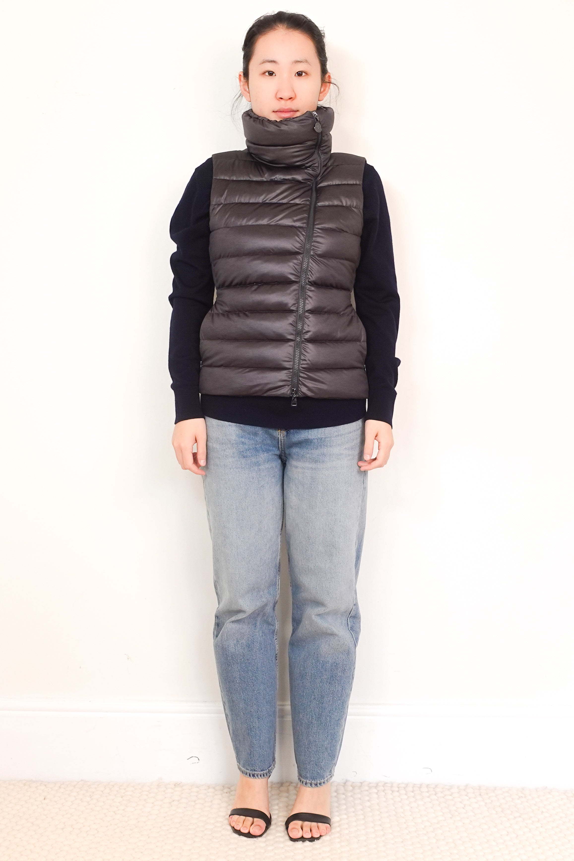Moncler Dark Grey Padded Ternay Gilet Jacket RRP £690 | Authentic Preloved