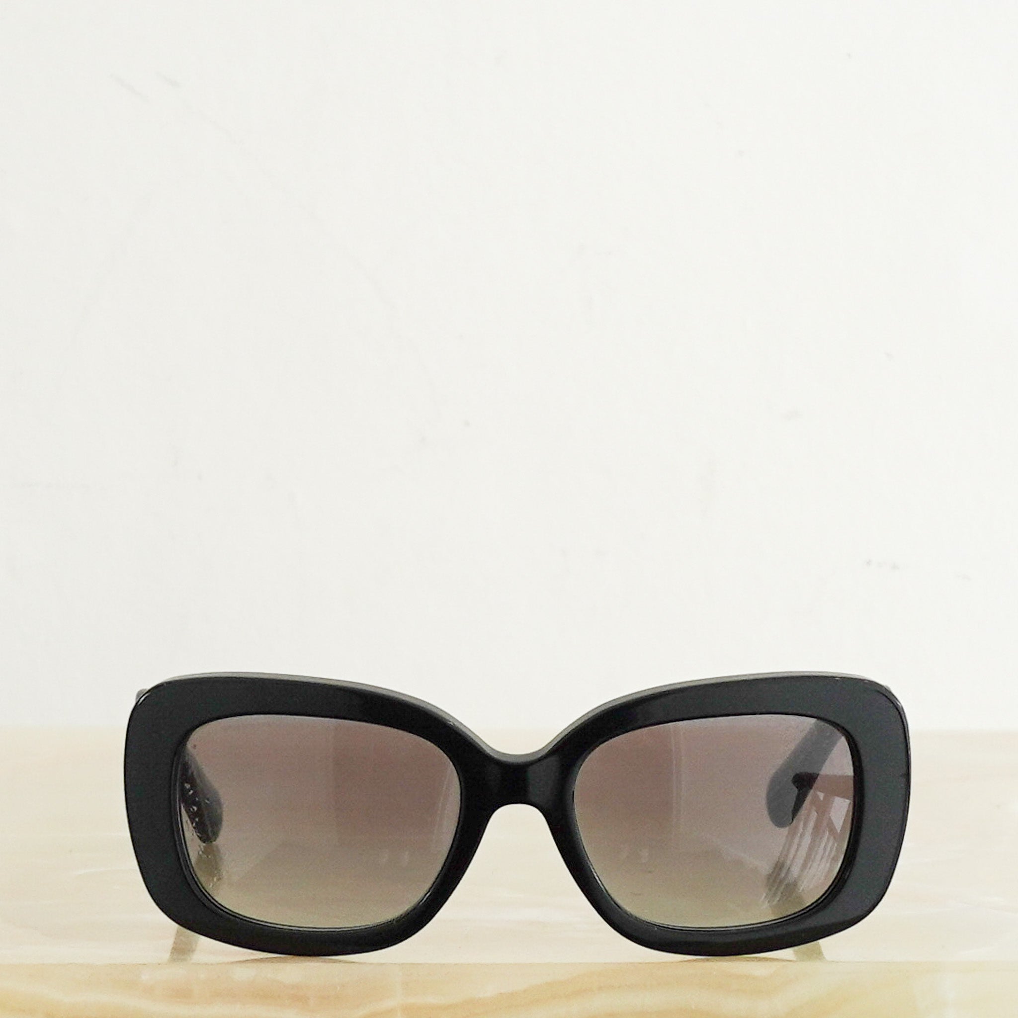 Prada minimal Baroque Sunglasses with Box (RRP £270) | FINAL SALE