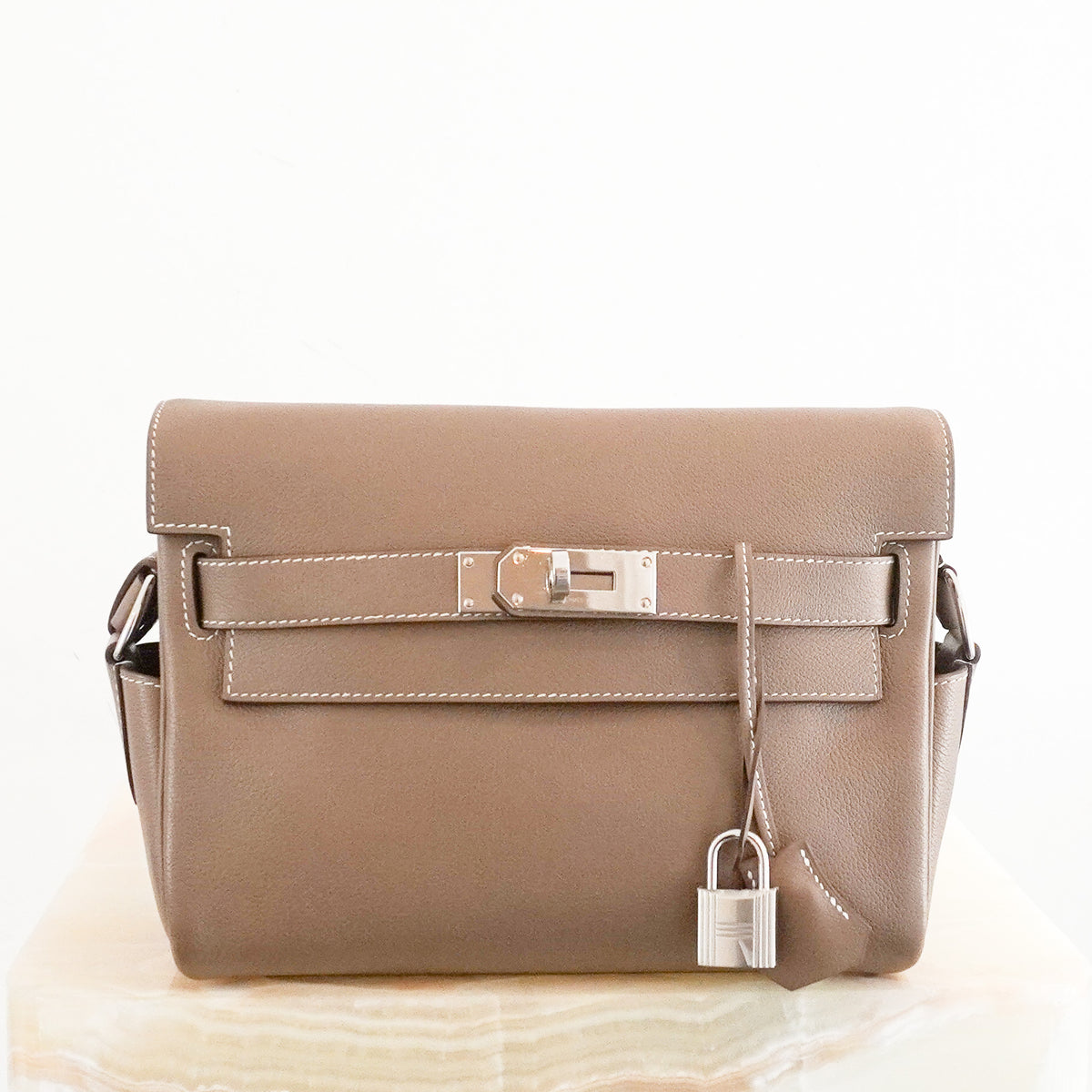 Hermès Kelly Messenger PM Bag in Étoupe Togo Calfskin RRP £9,970 | Authentic Preloved - Reloved Again
