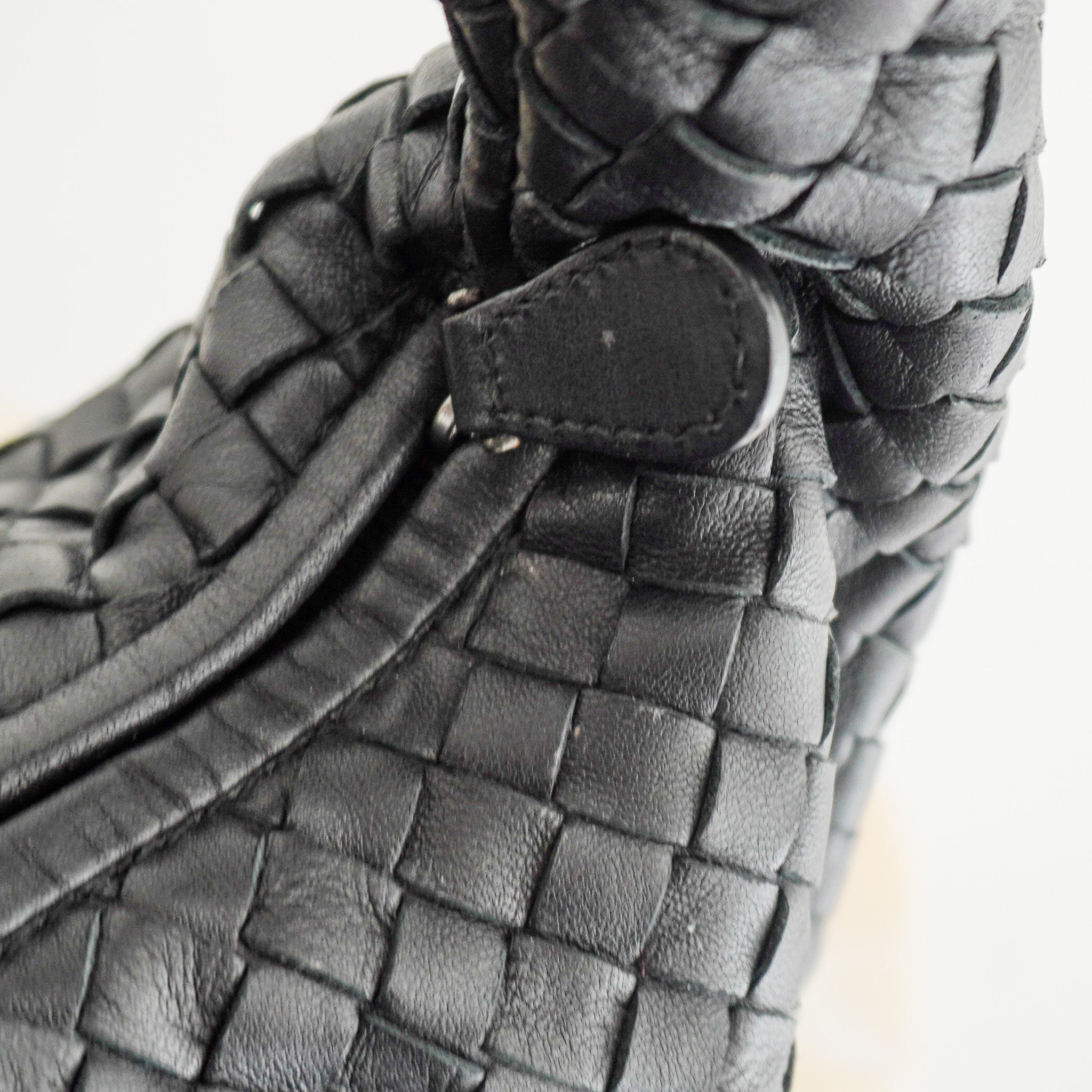 Bottega Veneta Small Intrecciato Black Leather Hobo Bag RRP £3,400 | Authentic Preloved