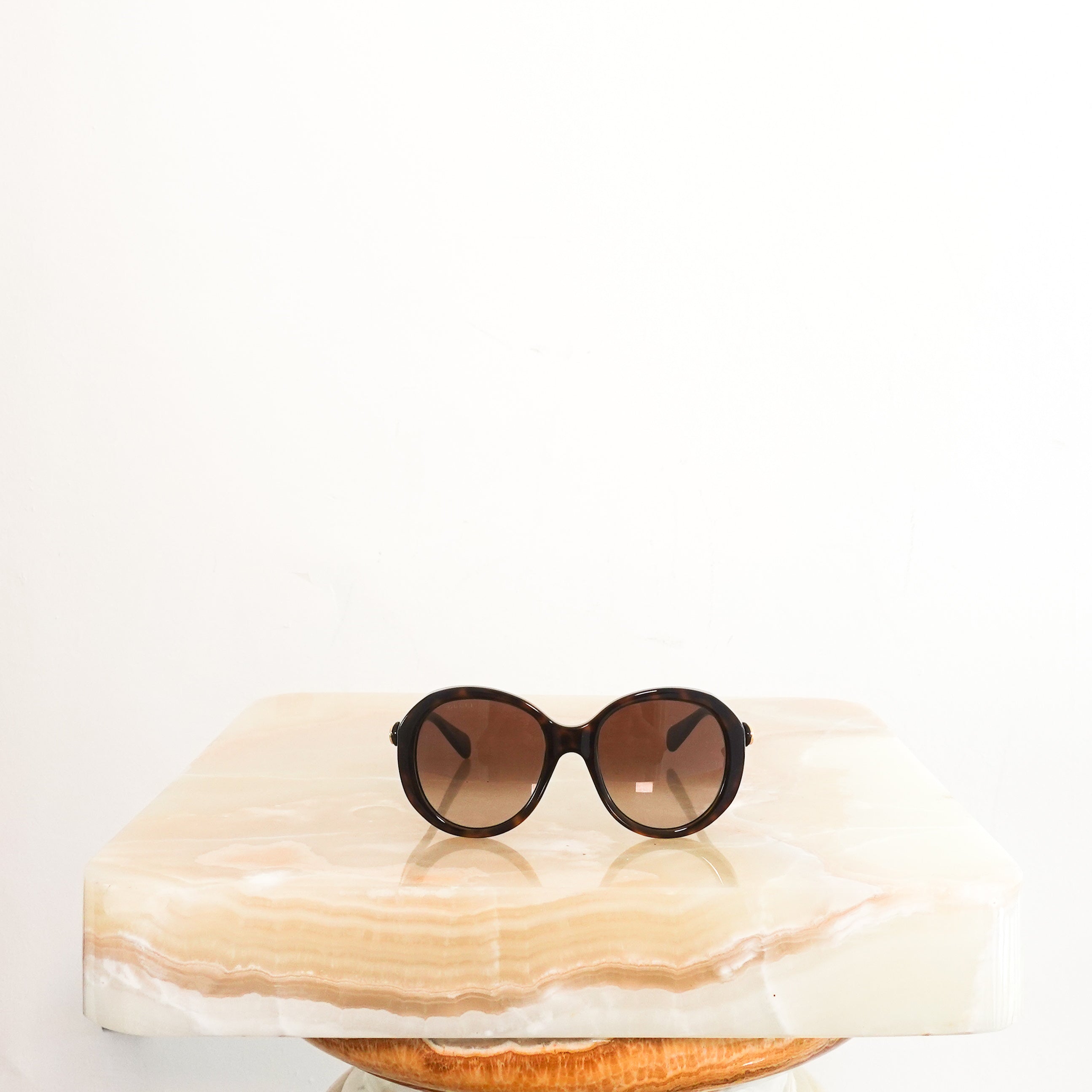 Round oversized sunglasses