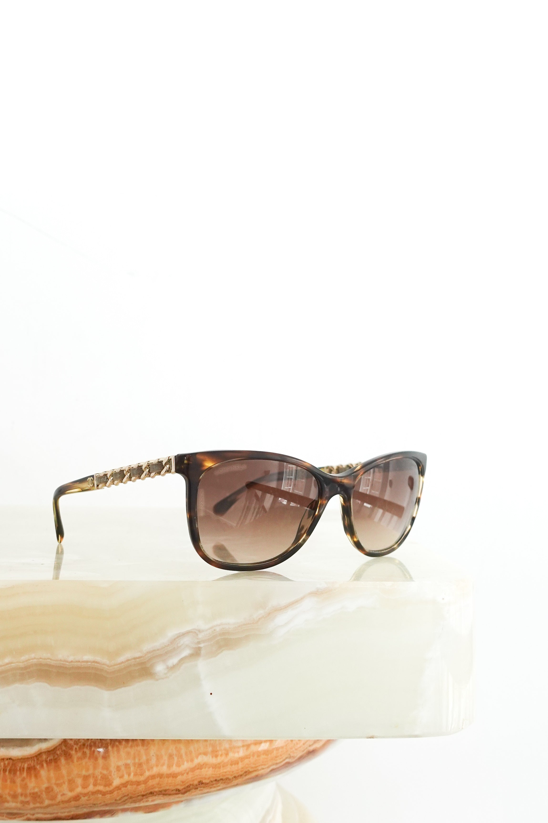 Vintage chain sunglasses