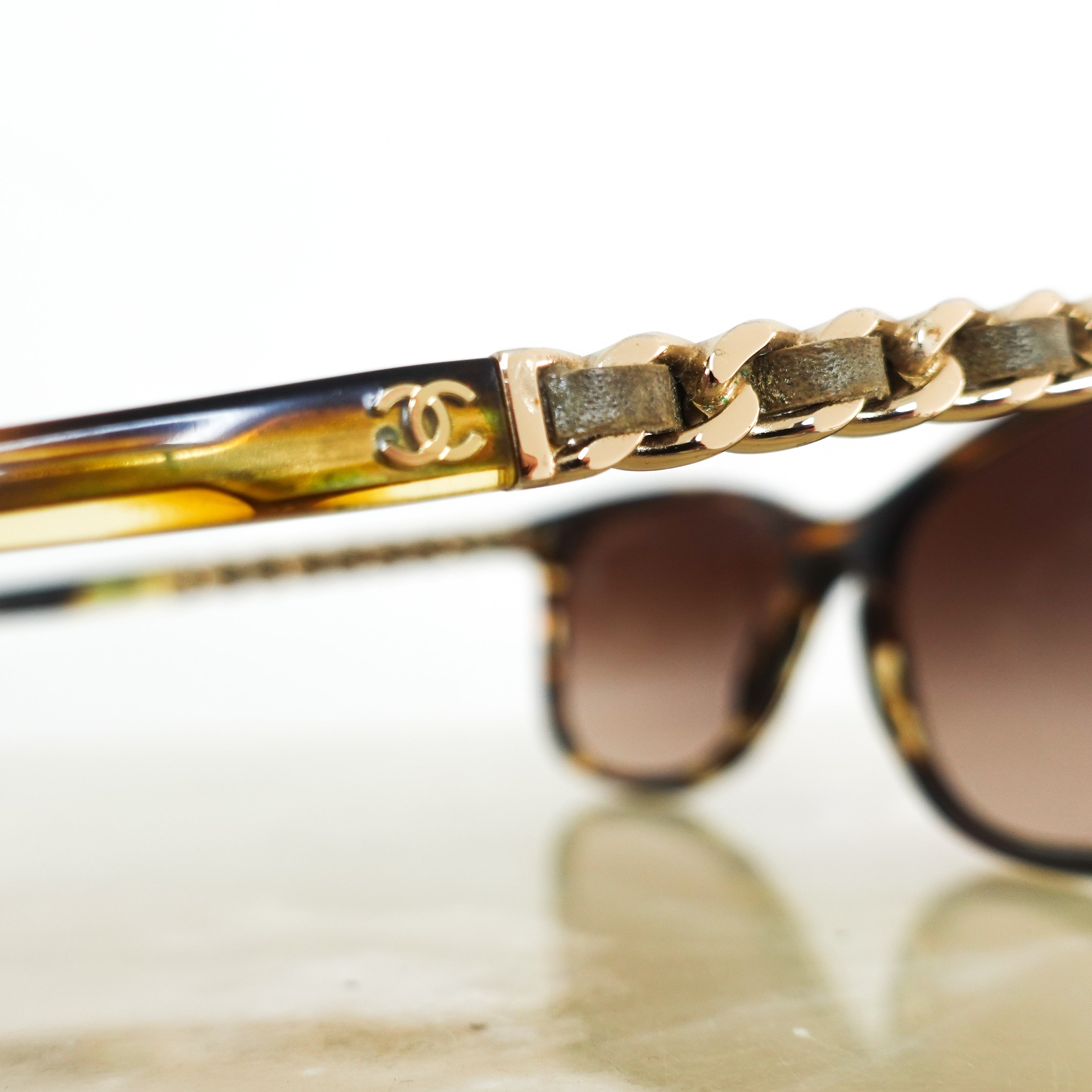 Vintage chain sunglasses