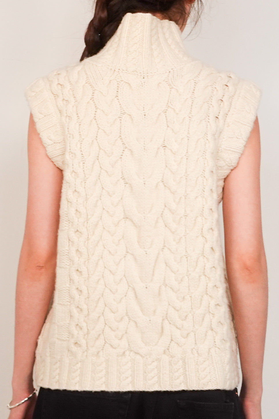 Knitted wool and cashmere sleeveless top