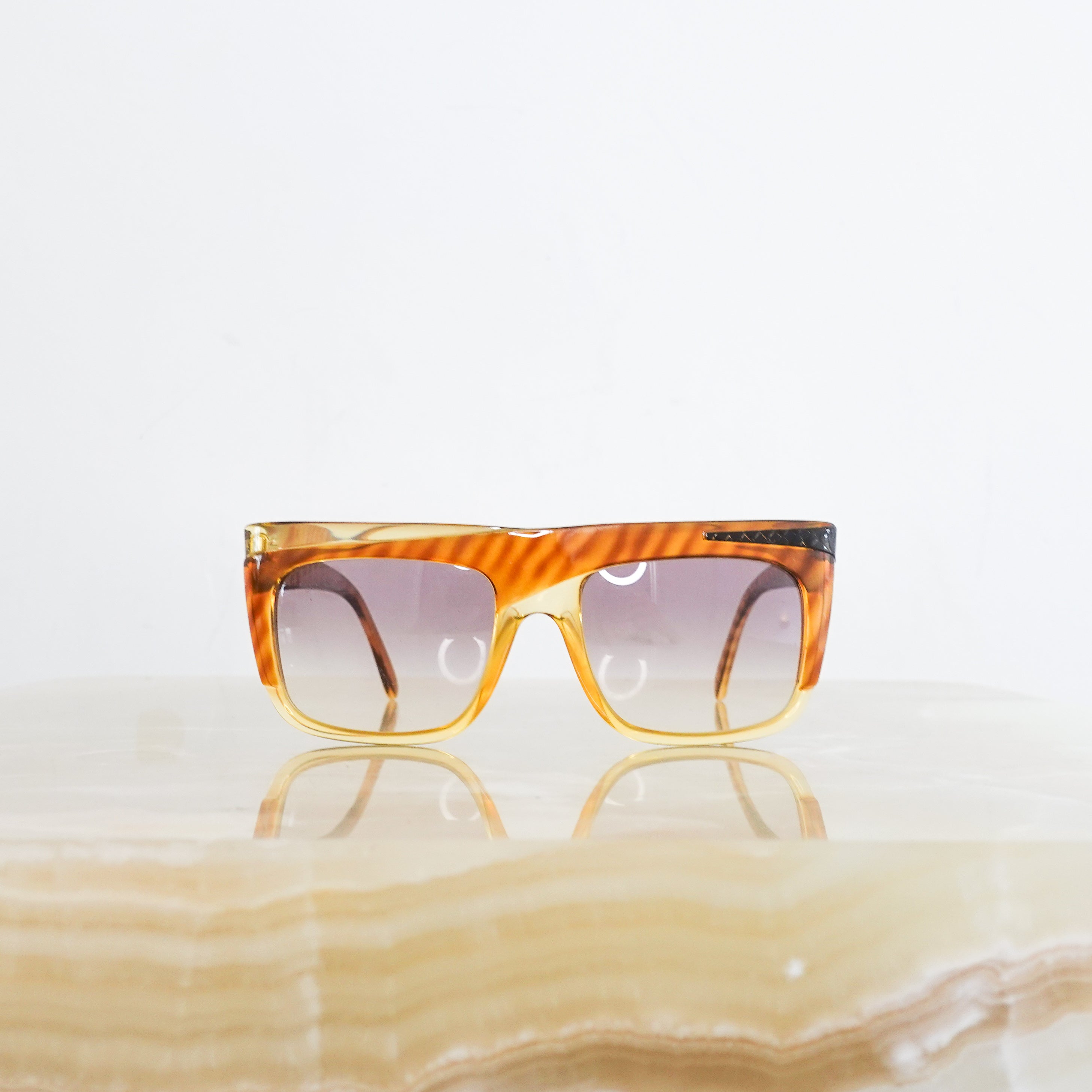 Brown 1980s vintage rectangular sunglasses