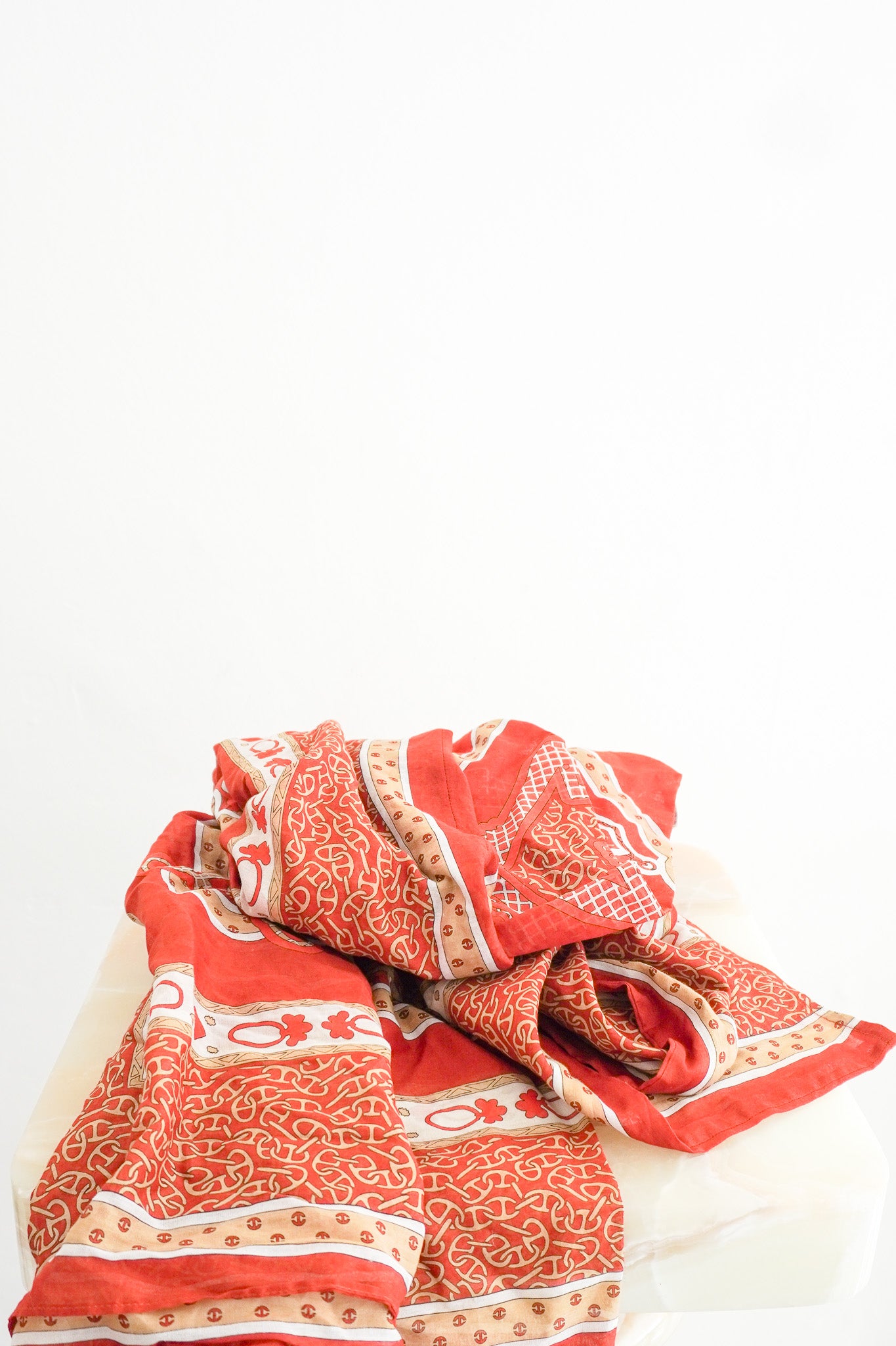 Hermès Printed Cotton Kaftan in Rouge (RRP £350) | Authentic Preloved