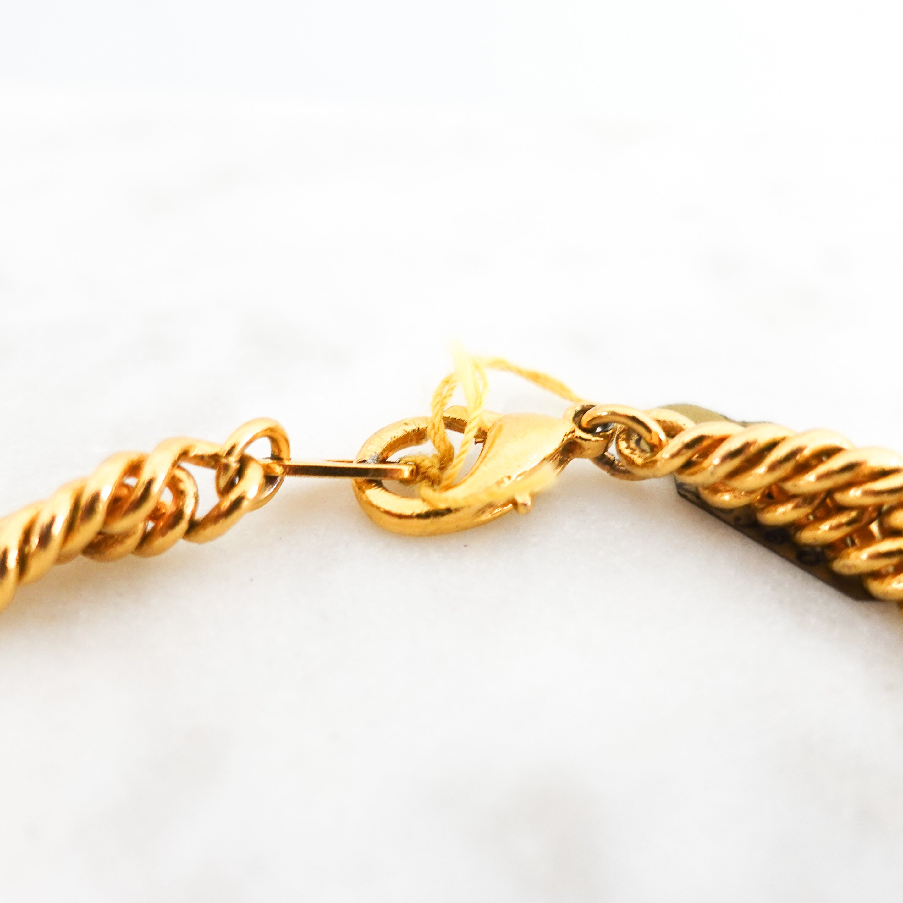 Twisted link gold plated cabouchon chain