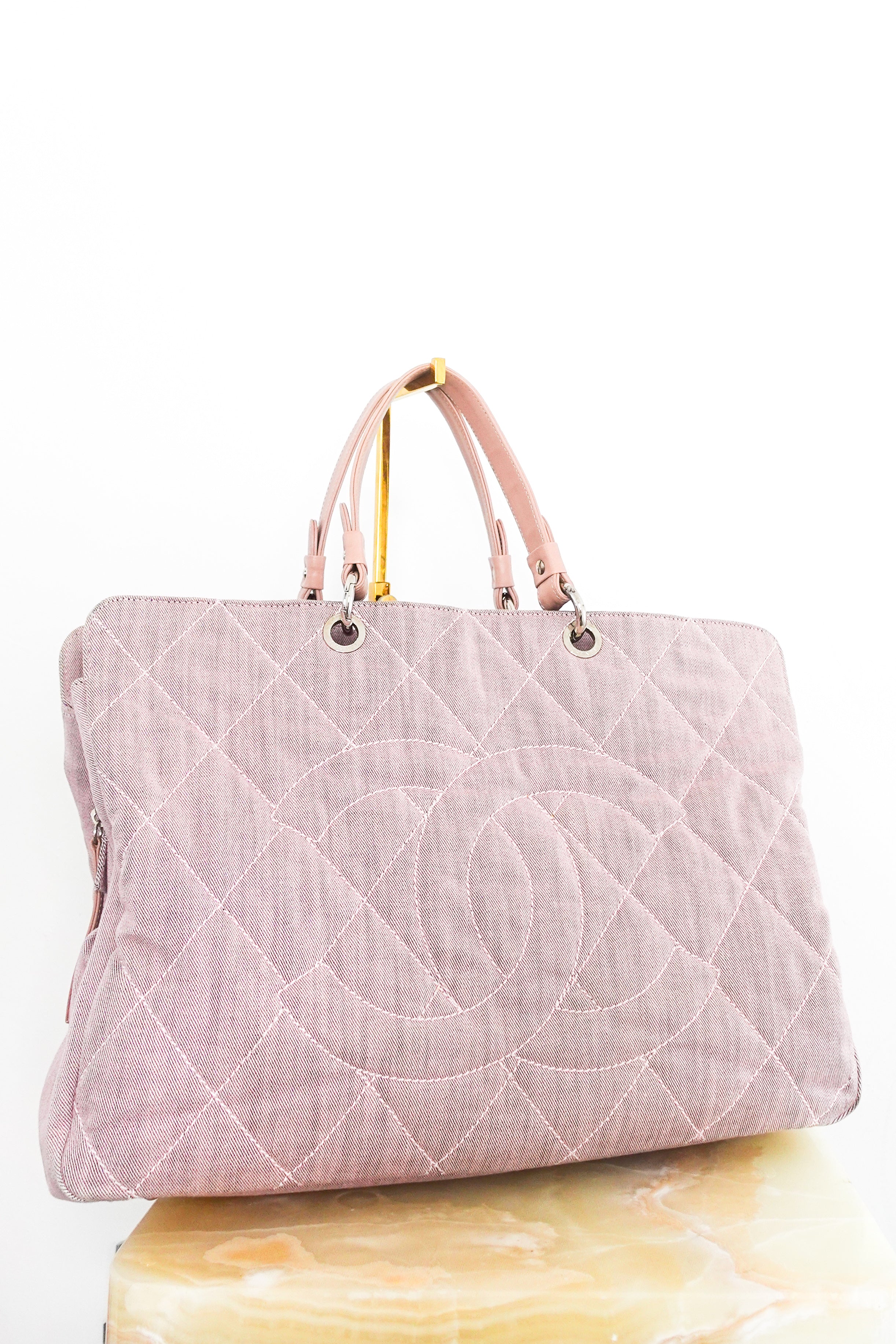 Mauve oversized quilted tote bag