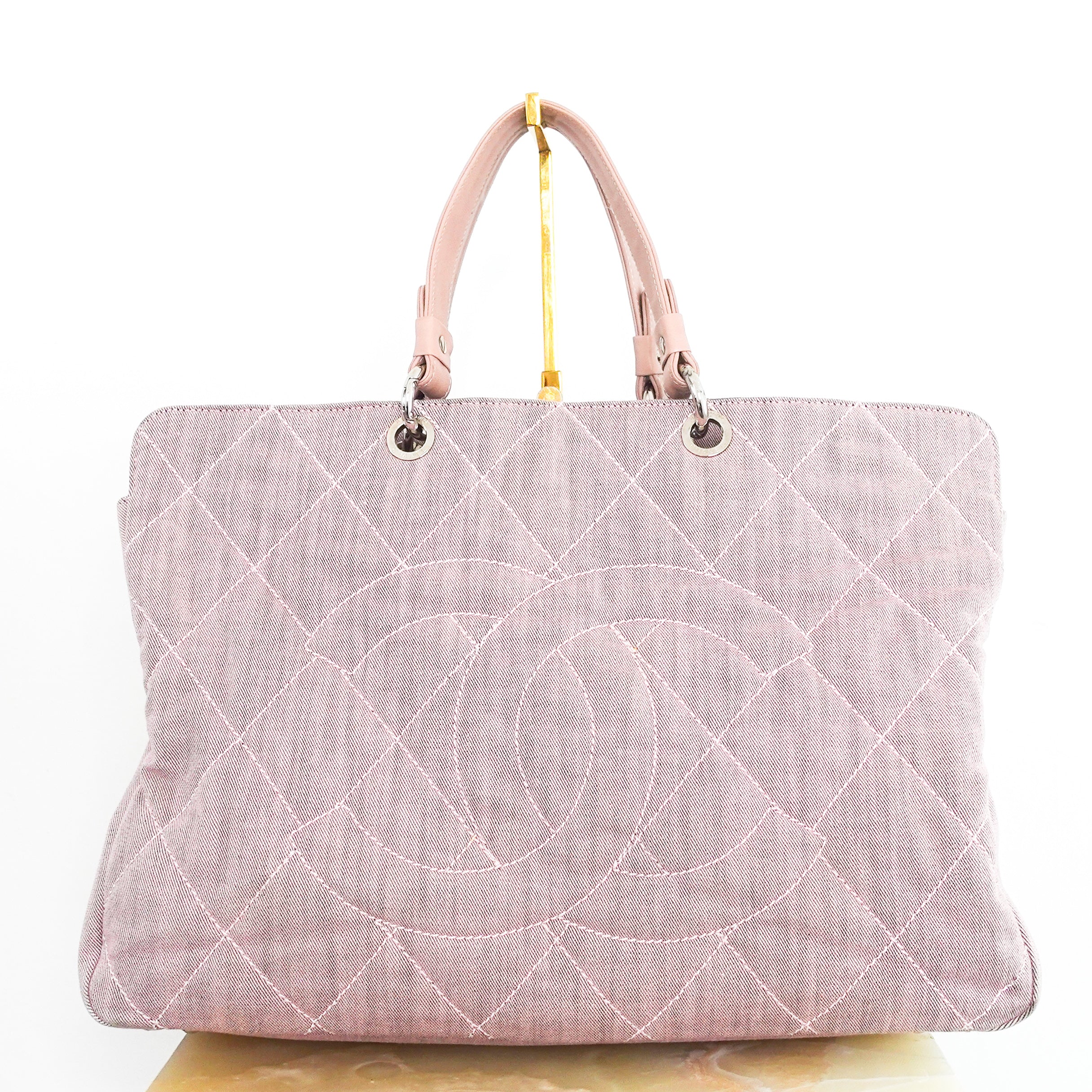 Mauve oversized quilted tote bag