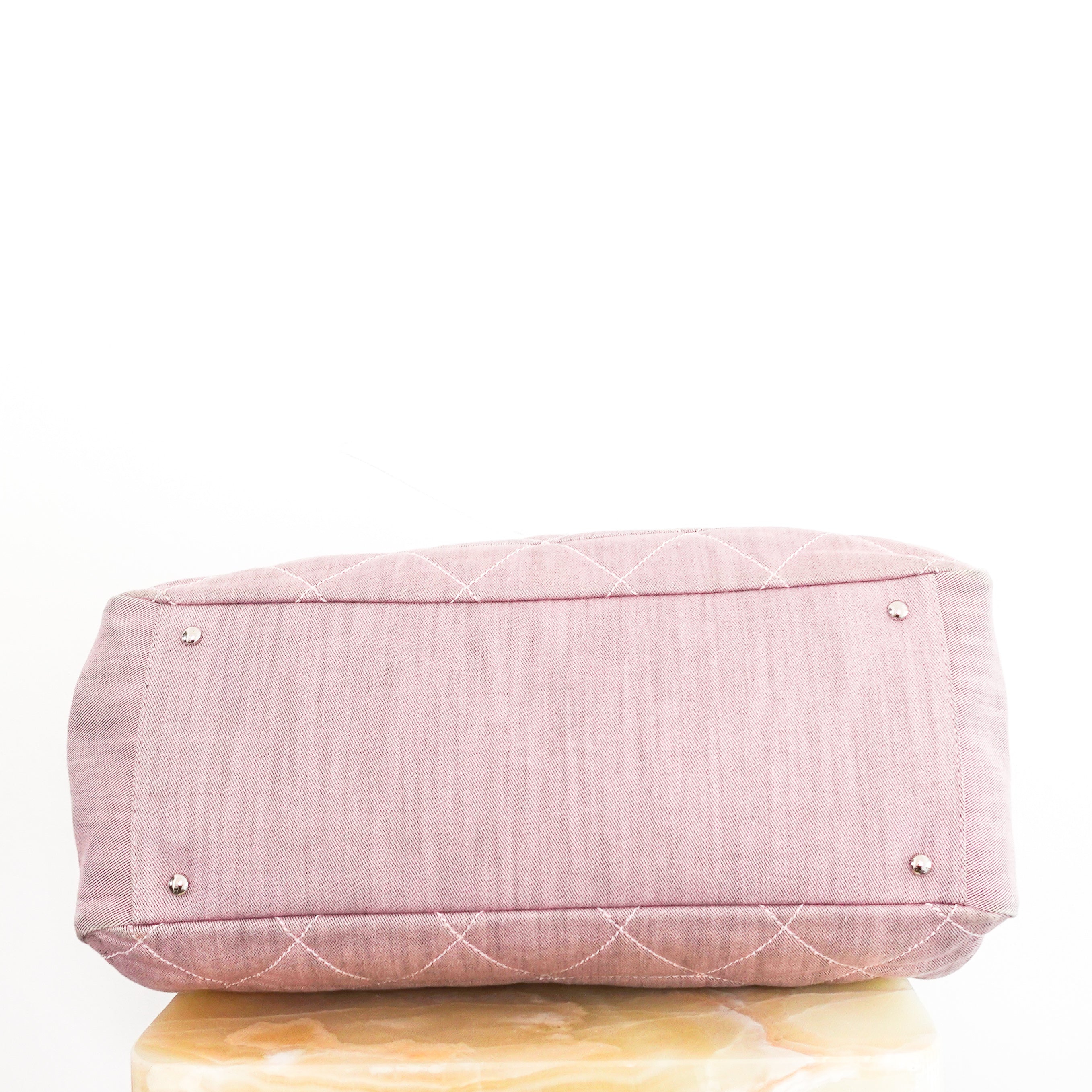 Mauve oversized quilted tote bag