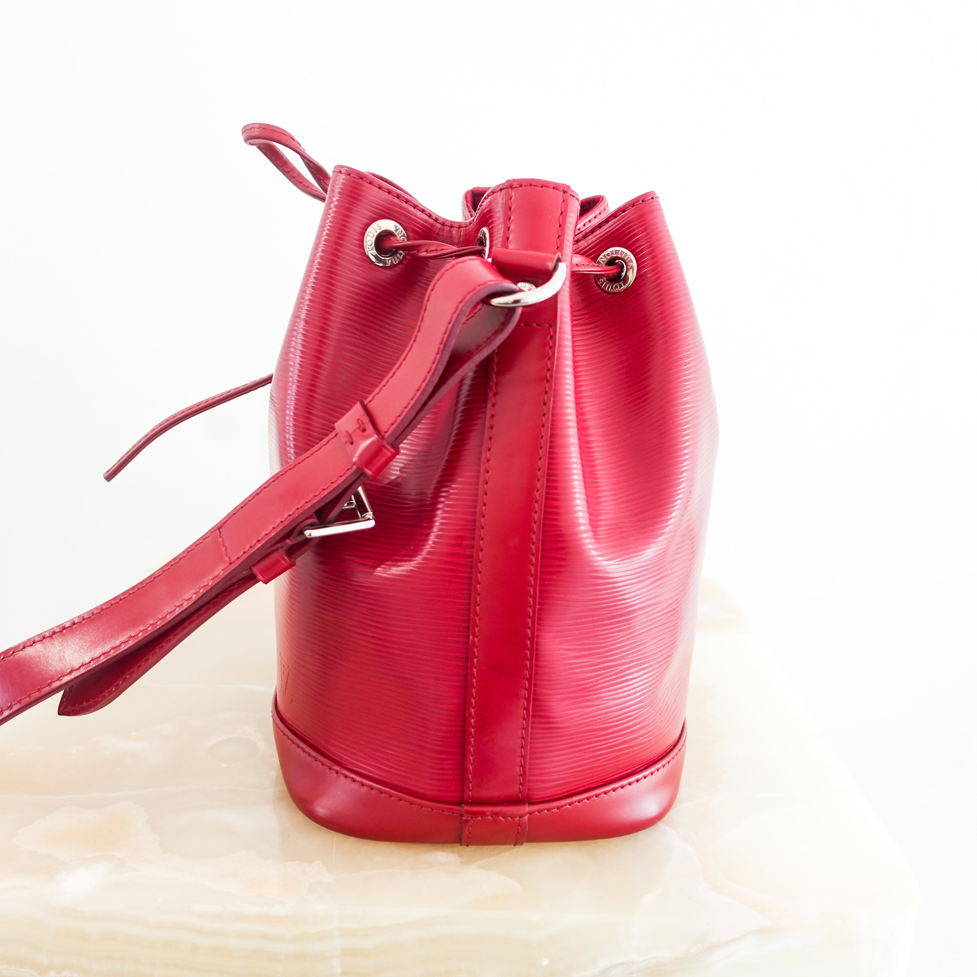 Néo epi leather bucket bag RRP £1.6k