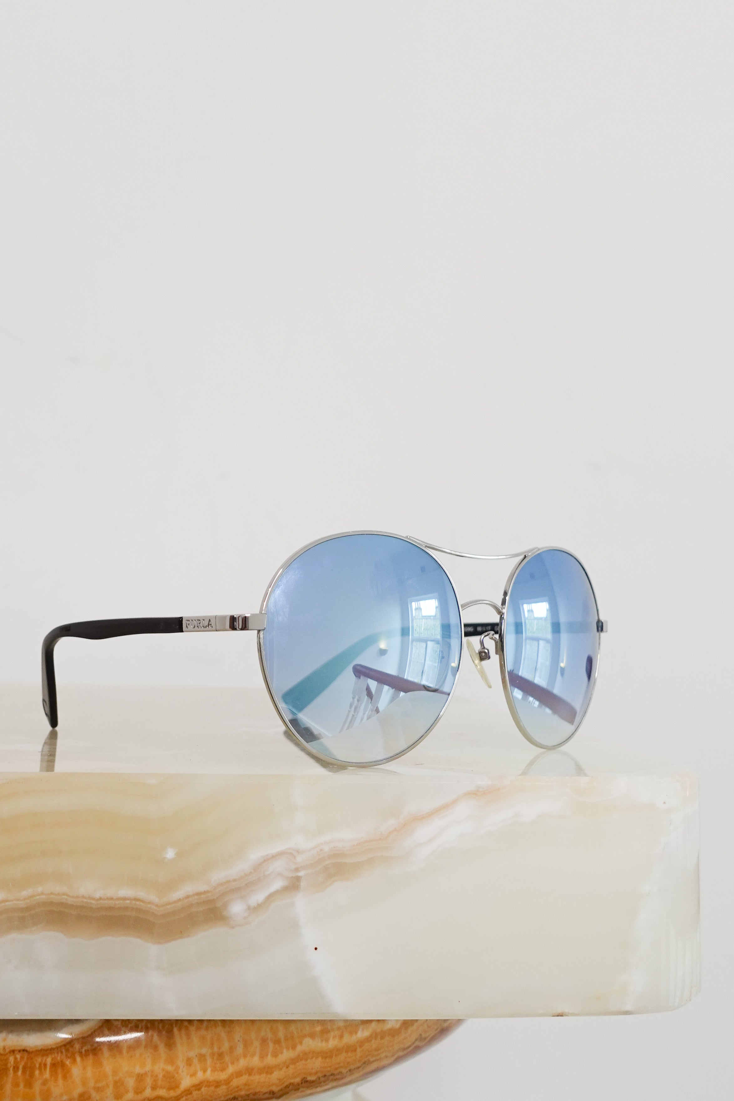 Oversized round sunglasses