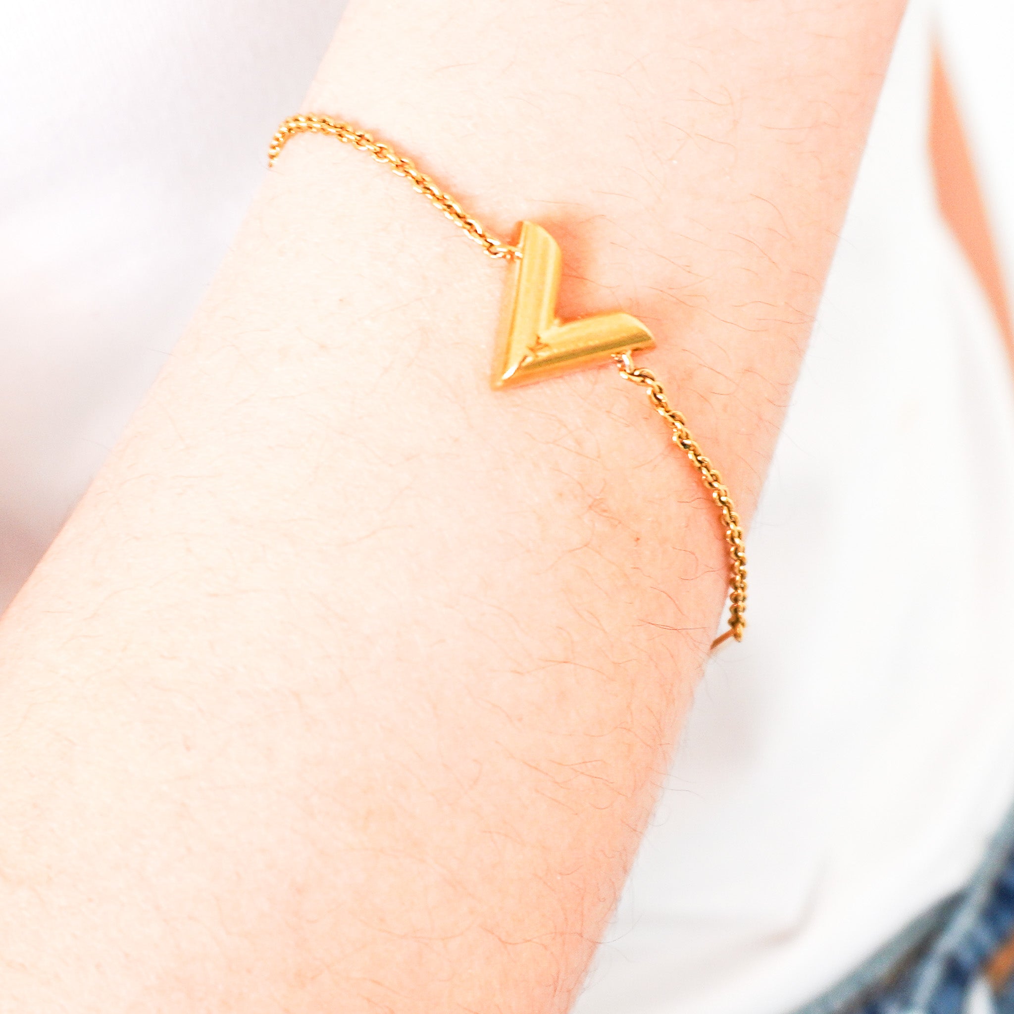 CURRENT SEASON Louis Vuitton Essential V Bracelet RRP £325 | Authentic Preloved FINAL SALE - Reloved Again