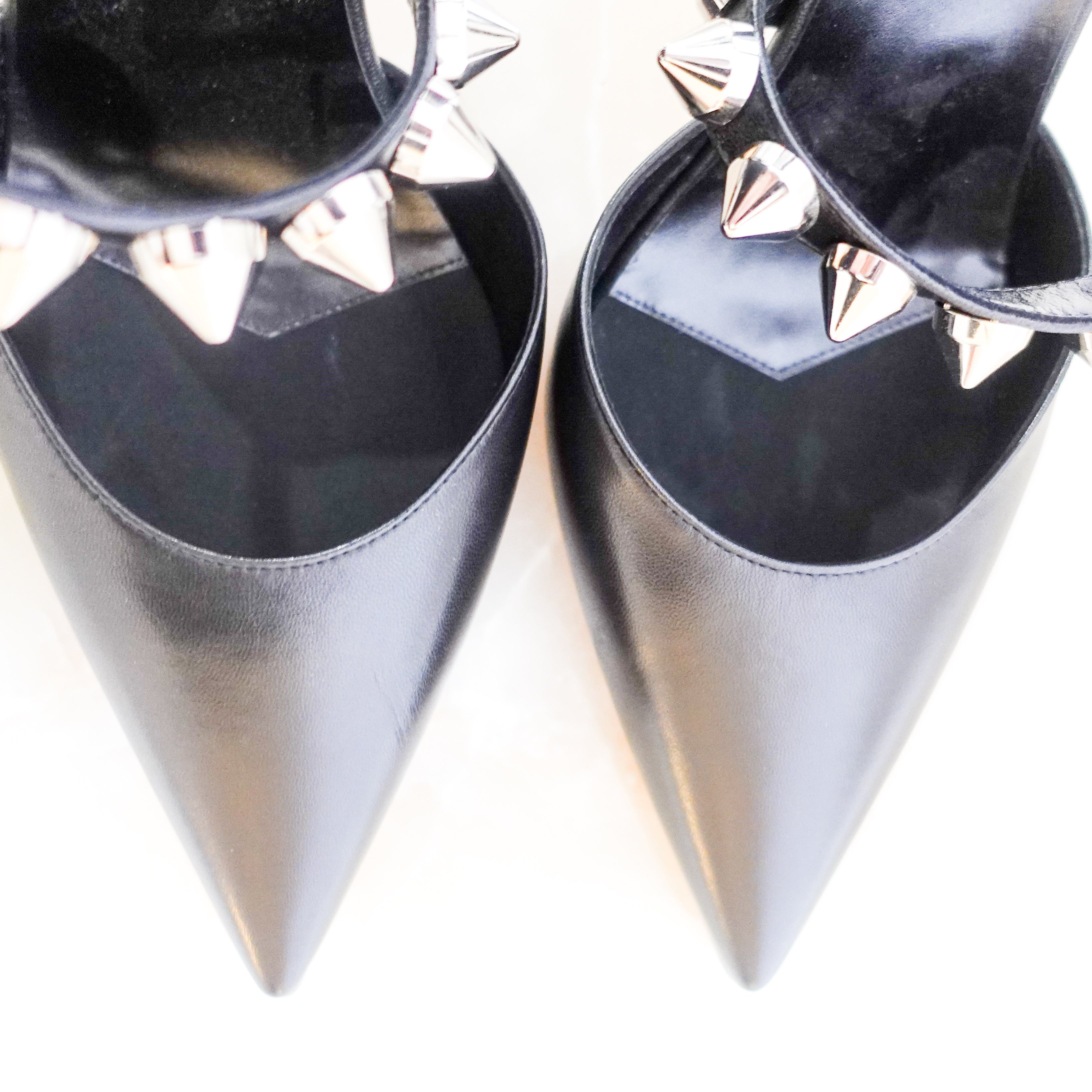 New Rockstud pointed toe heel RRP £650