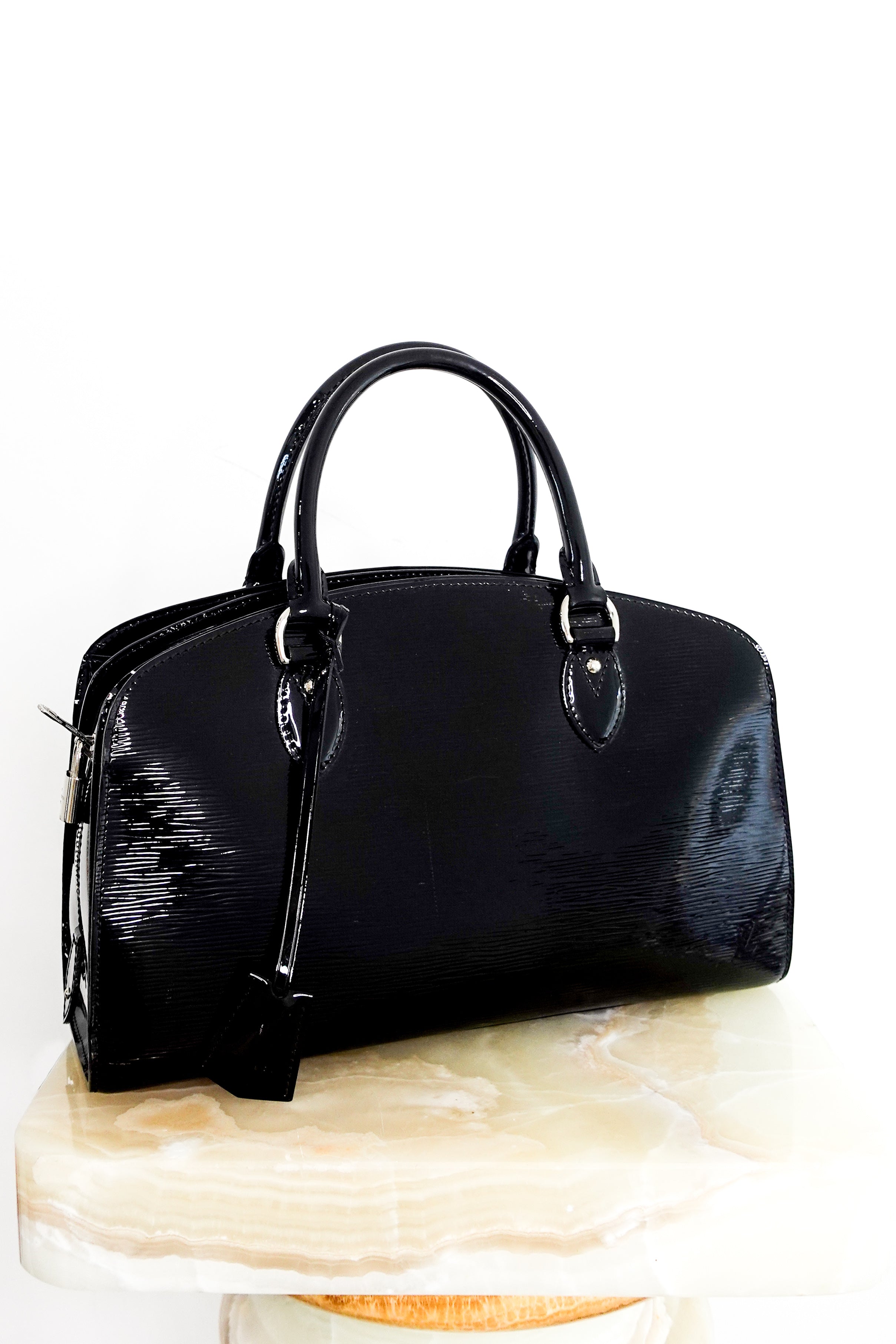 Pont-Neuf PM Black epi leather bag