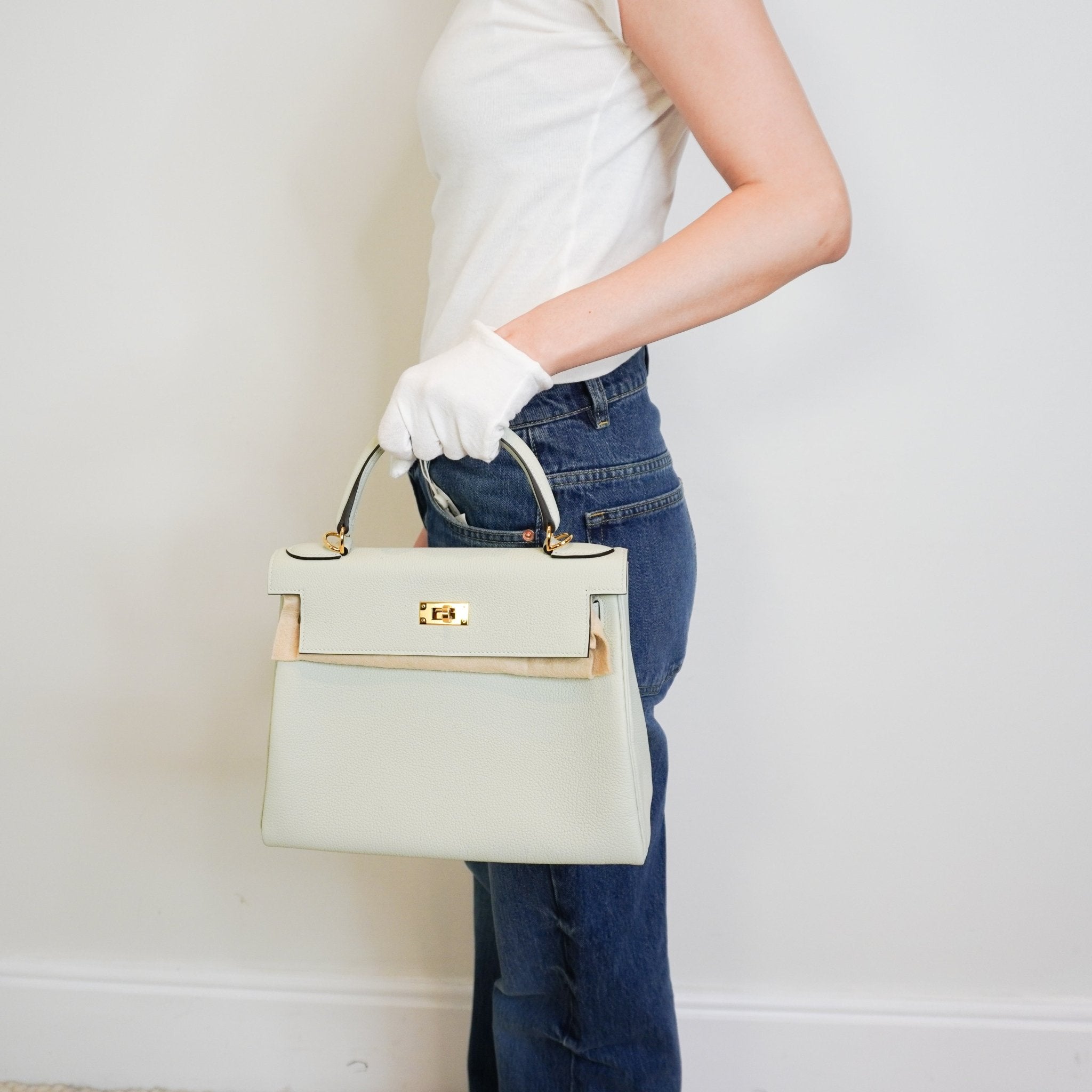 NEW Hermès Kelly 28 Gris Neve Togo Retourne Gold Hardware | Authentic Preloved - Reloved Again