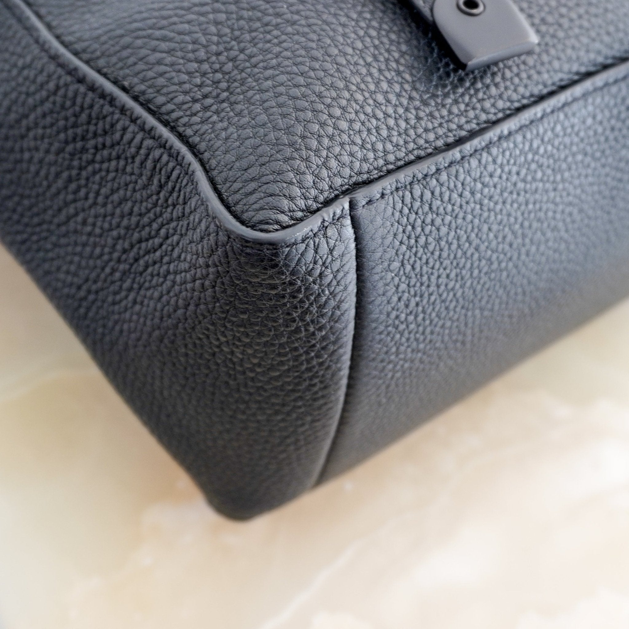 Christian Dior Large Diorcamp Messenger Bag in Noir Grained Calfskin (RRP £3000) | Authentic Preloved - Reloved Again