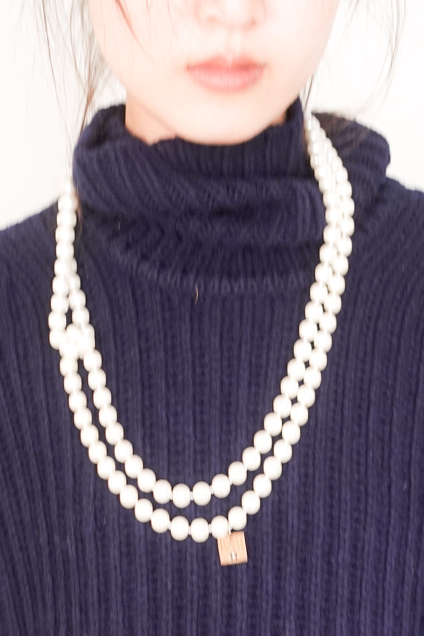 Long pearl necklace