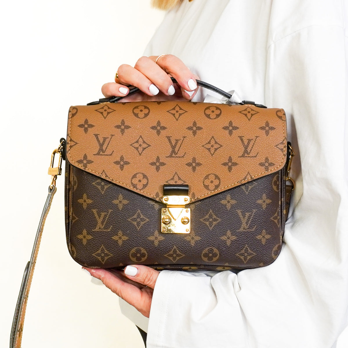 Louis Vuitton Pochette Metis Bag (RRP £2060) | Authentic Preloved
