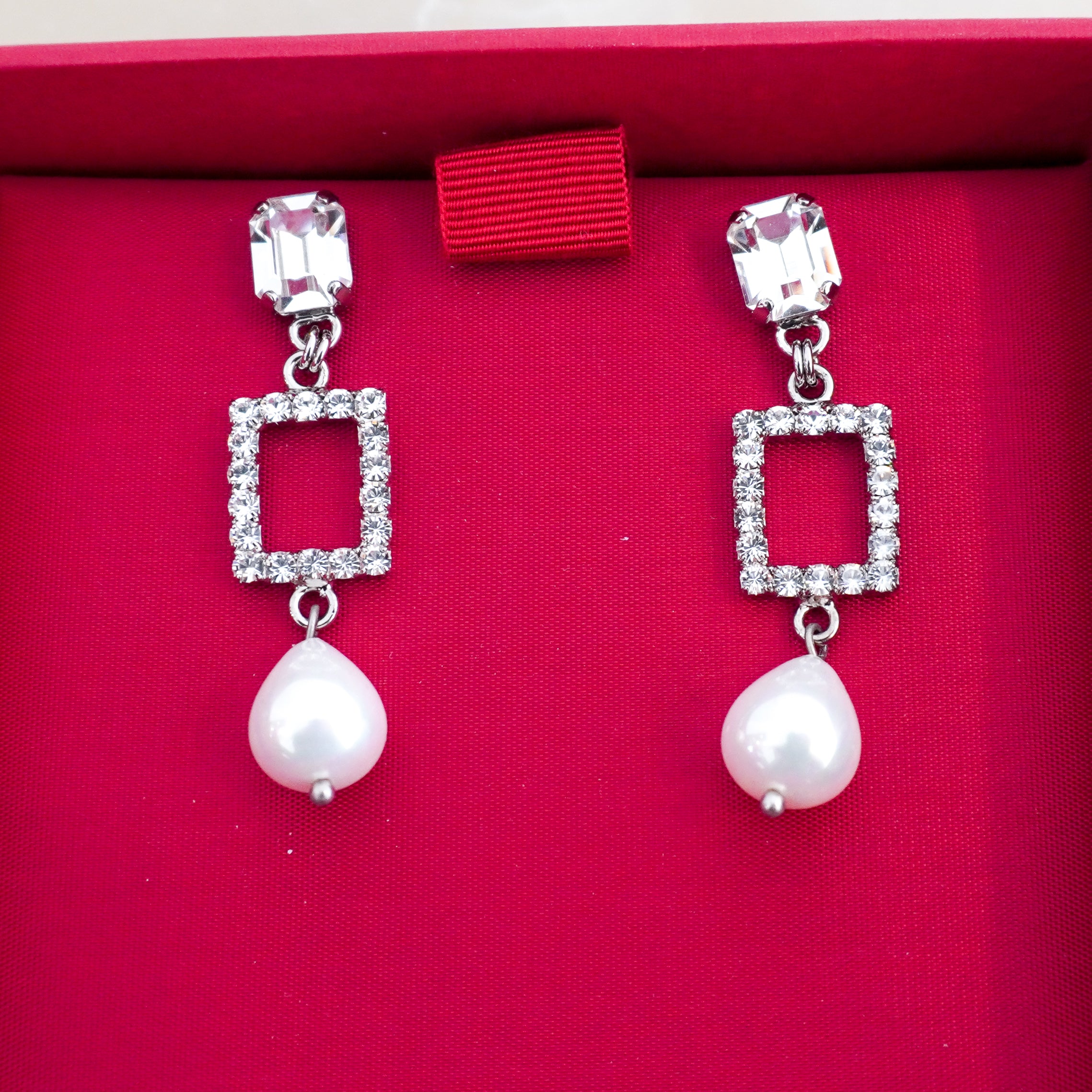 Roger Vivier Crystal & Pearl Drop Earrings in Silver (RRP £350) | Authentic Preloved FINAL SALE