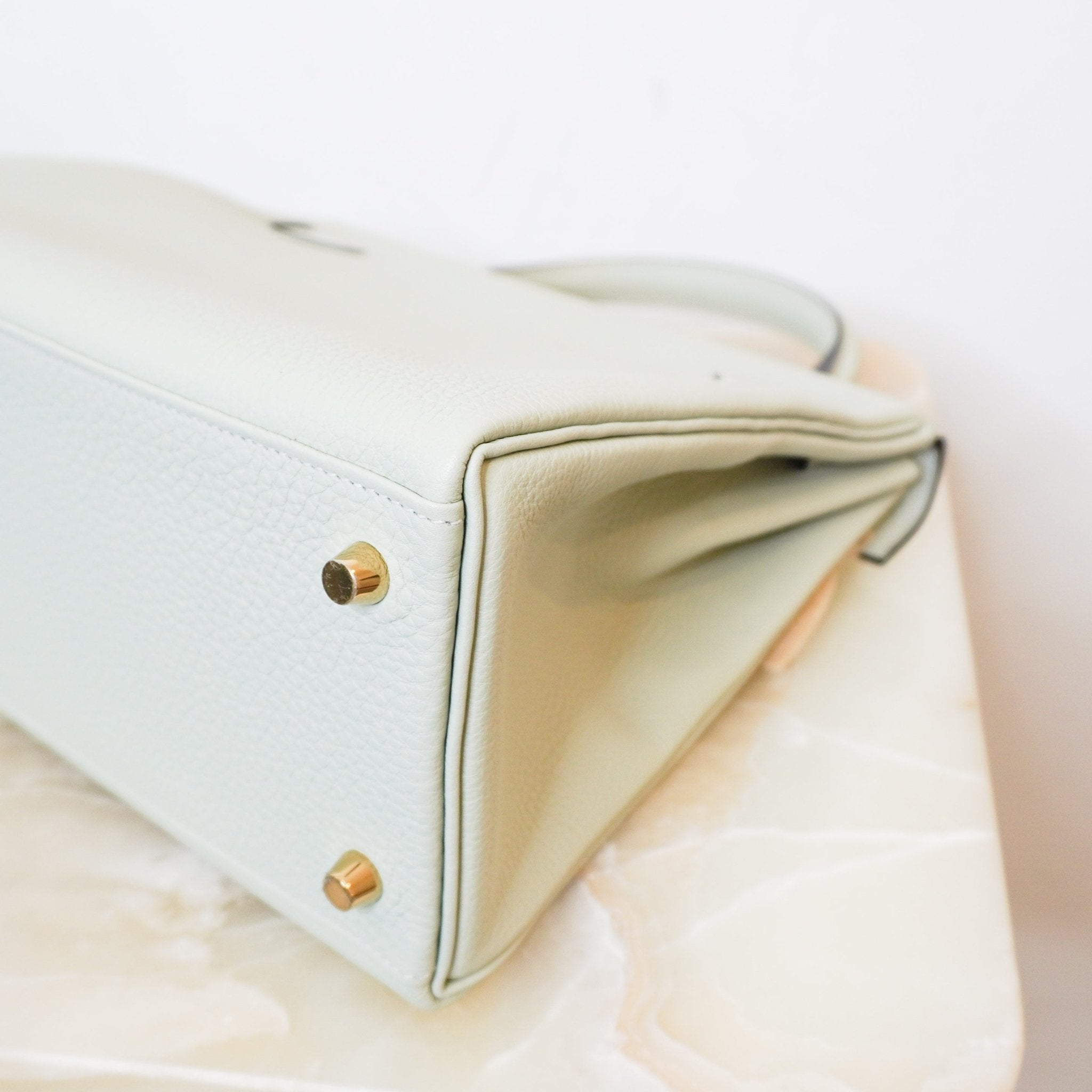 NEW Hermès Kelly 28 Gris Neve Togo Retourne Gold Hardware | Authentic Preloved - Reloved Again