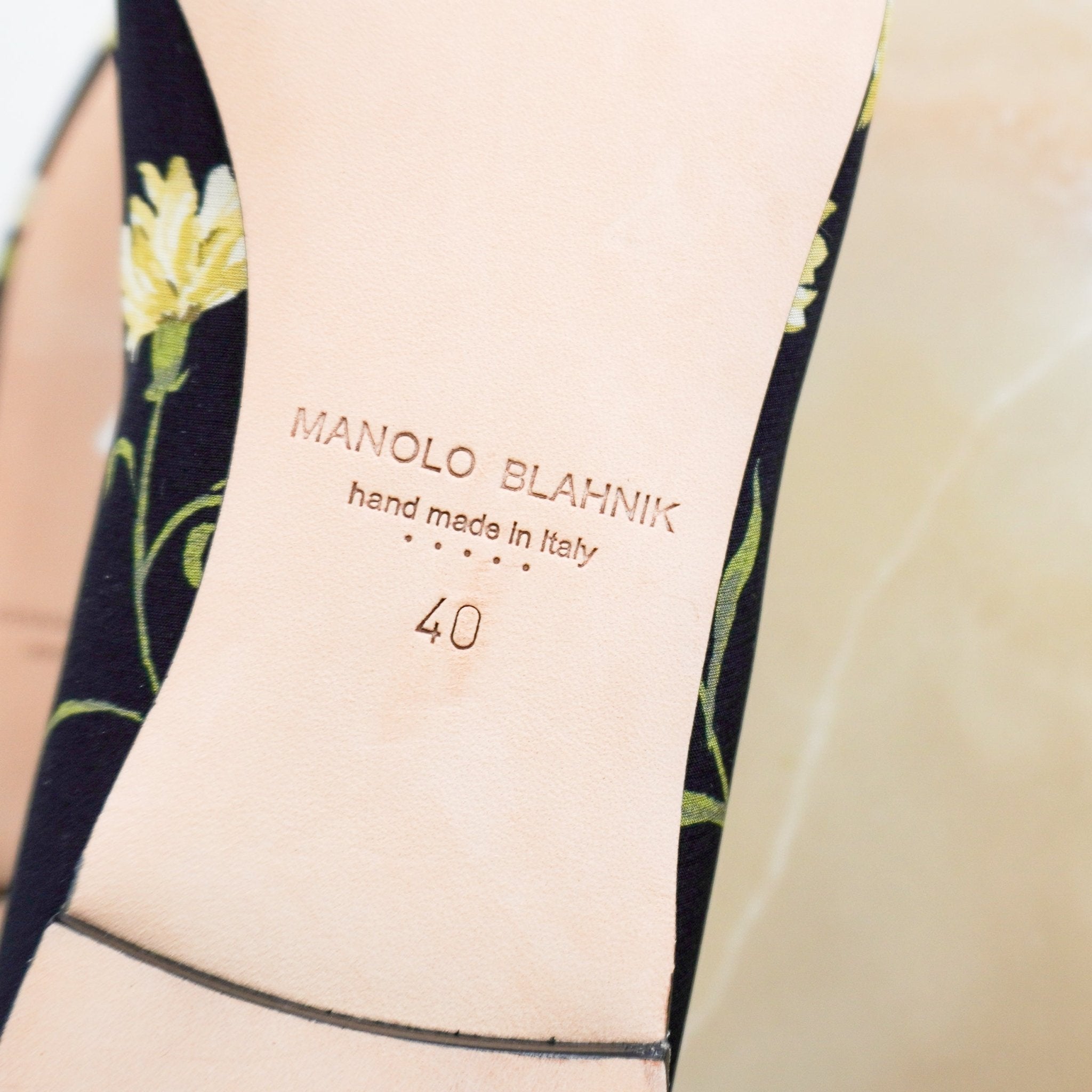 NEW Manolo Blahnik Verallim 10 Black Floral-Print Satin Ballet Flats (