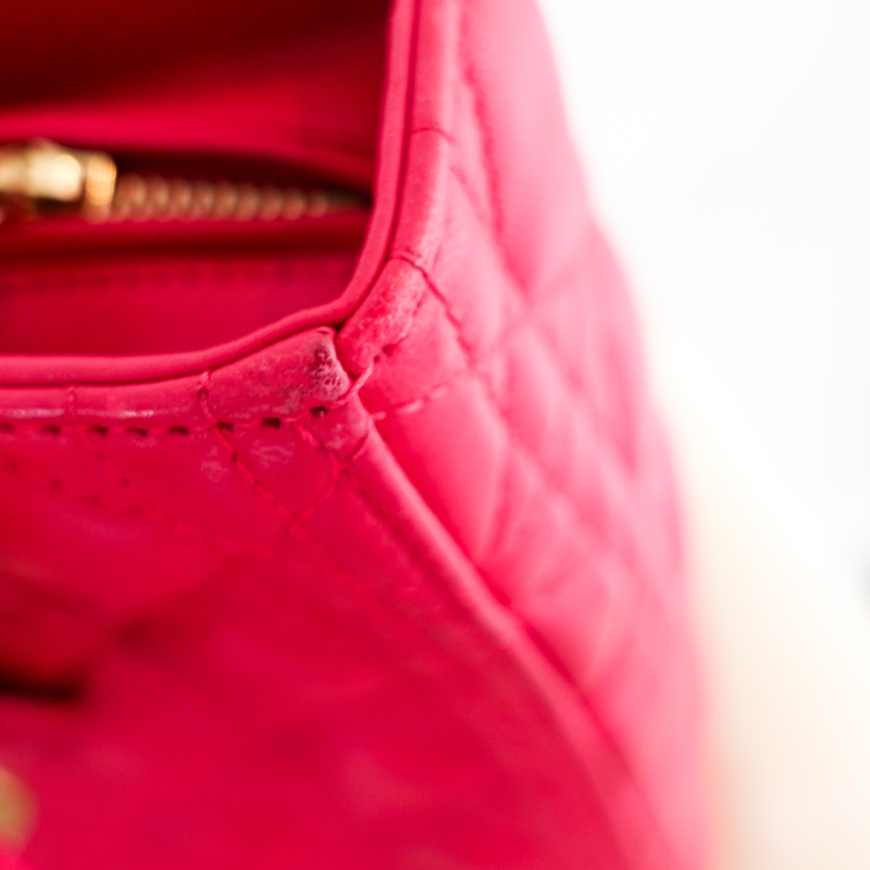 Dior-Large-Pink-Leather-Lady-Bag-wear-edges-picture