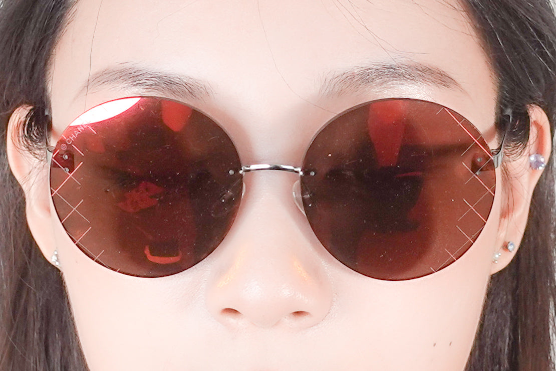 Mirrored round sunglasses