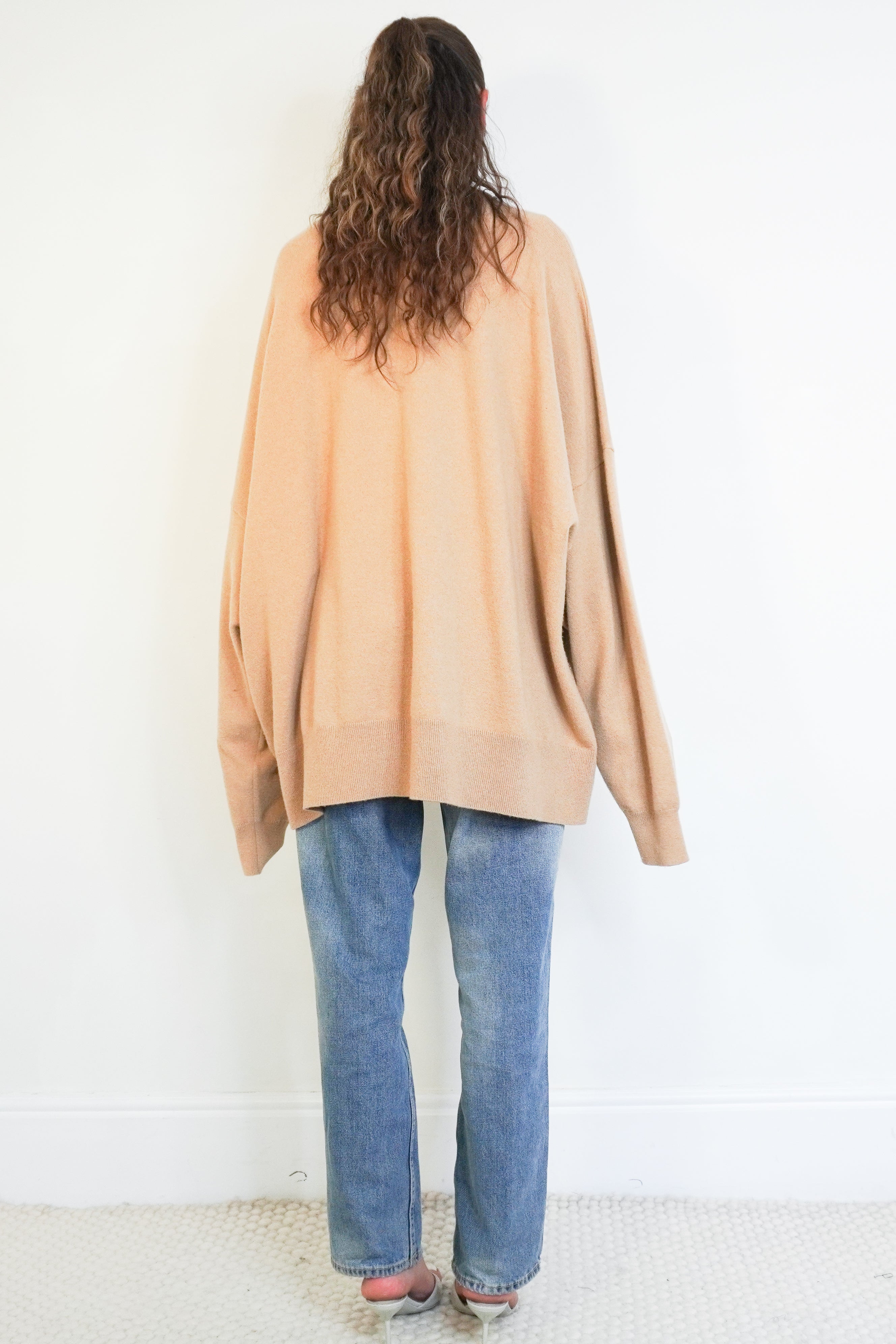 Extreme Cashmere N°355 Tes Cashmere-Blend Jumper in Camel back photo chelsea london