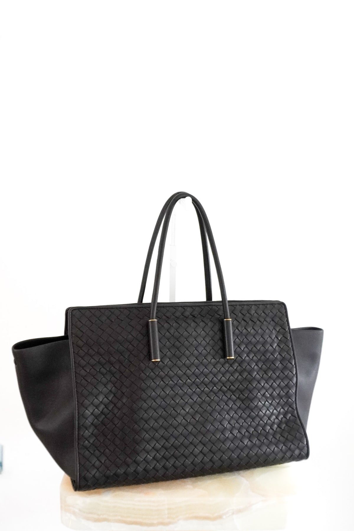Front Image: Bottega Veneta Barbara Tote Espresso Chelsea London