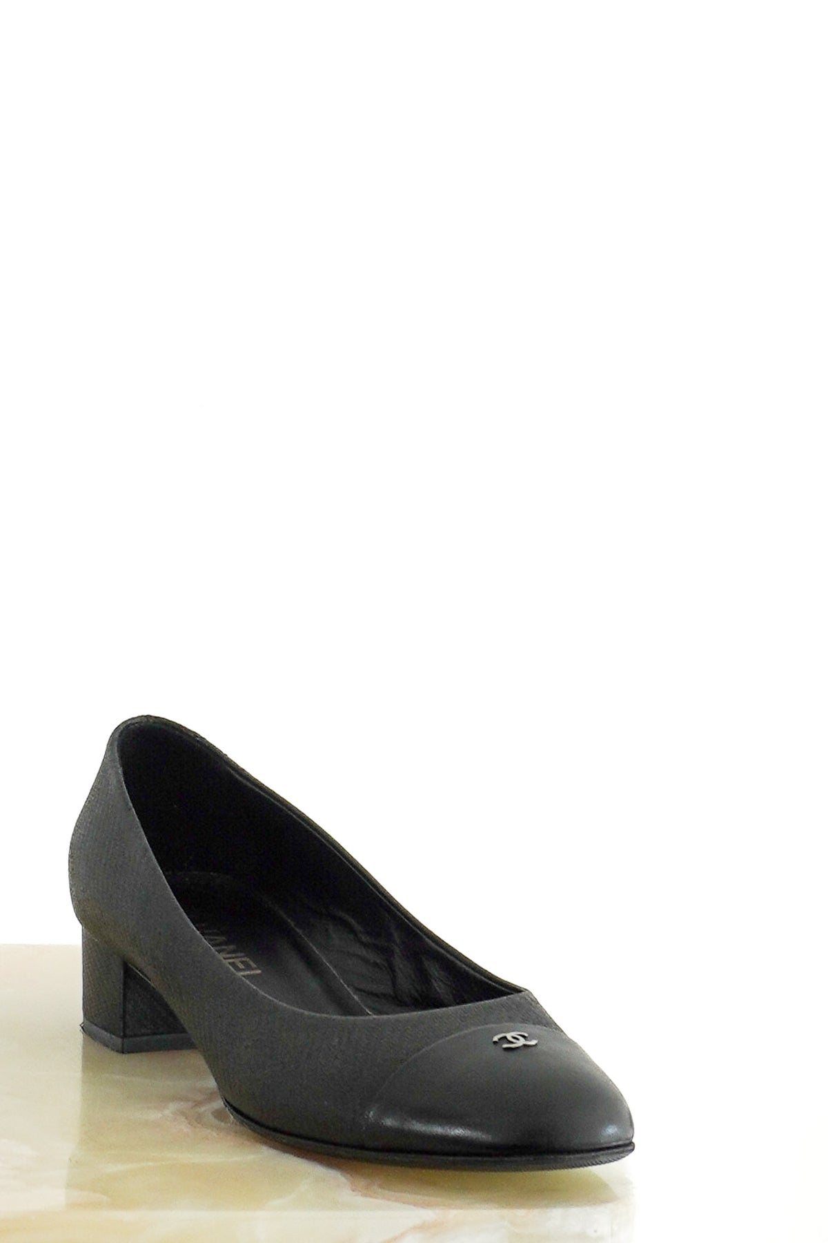 Front Image: Chanel CC Cap-Toe Block Heel Pumps EU 40 Chelsea London