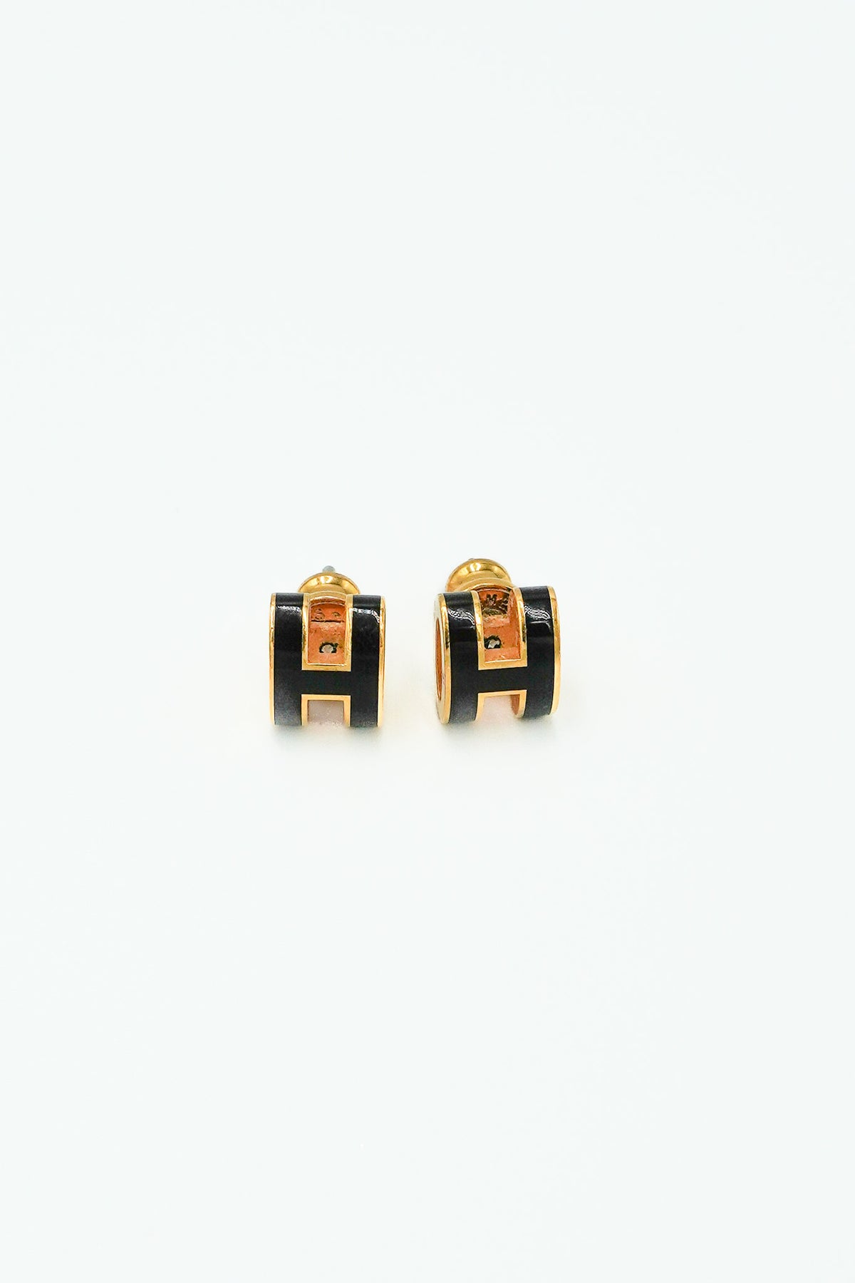 Front Image: Hermes Mini Pop H Earrings in Noir and Yellow  Chelsea London