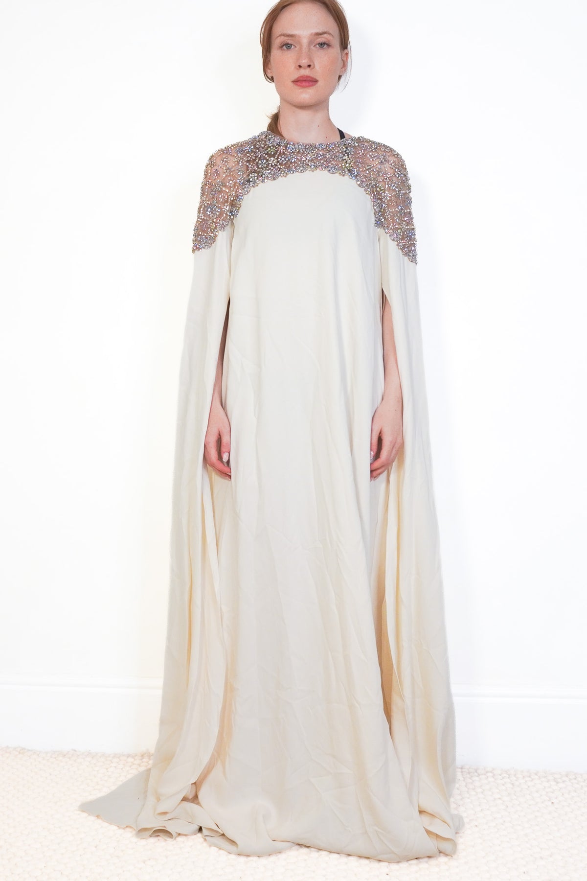 Front: NEW Oscar de la Renta Cream Embellished Silk Cape Evening Gown