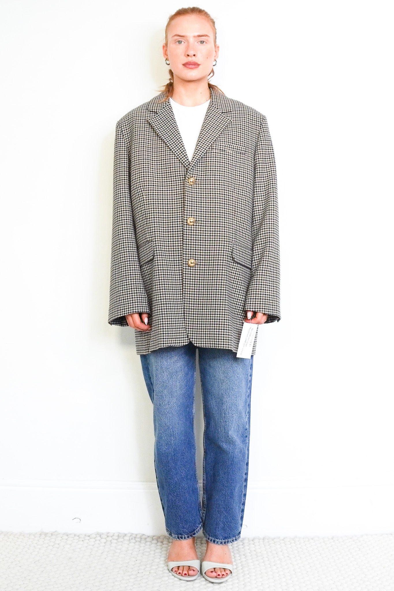 Front image of the Frame Houndstooth Wool Blend Oversized Blazer Jacket Gold Button Detail Chelsea London