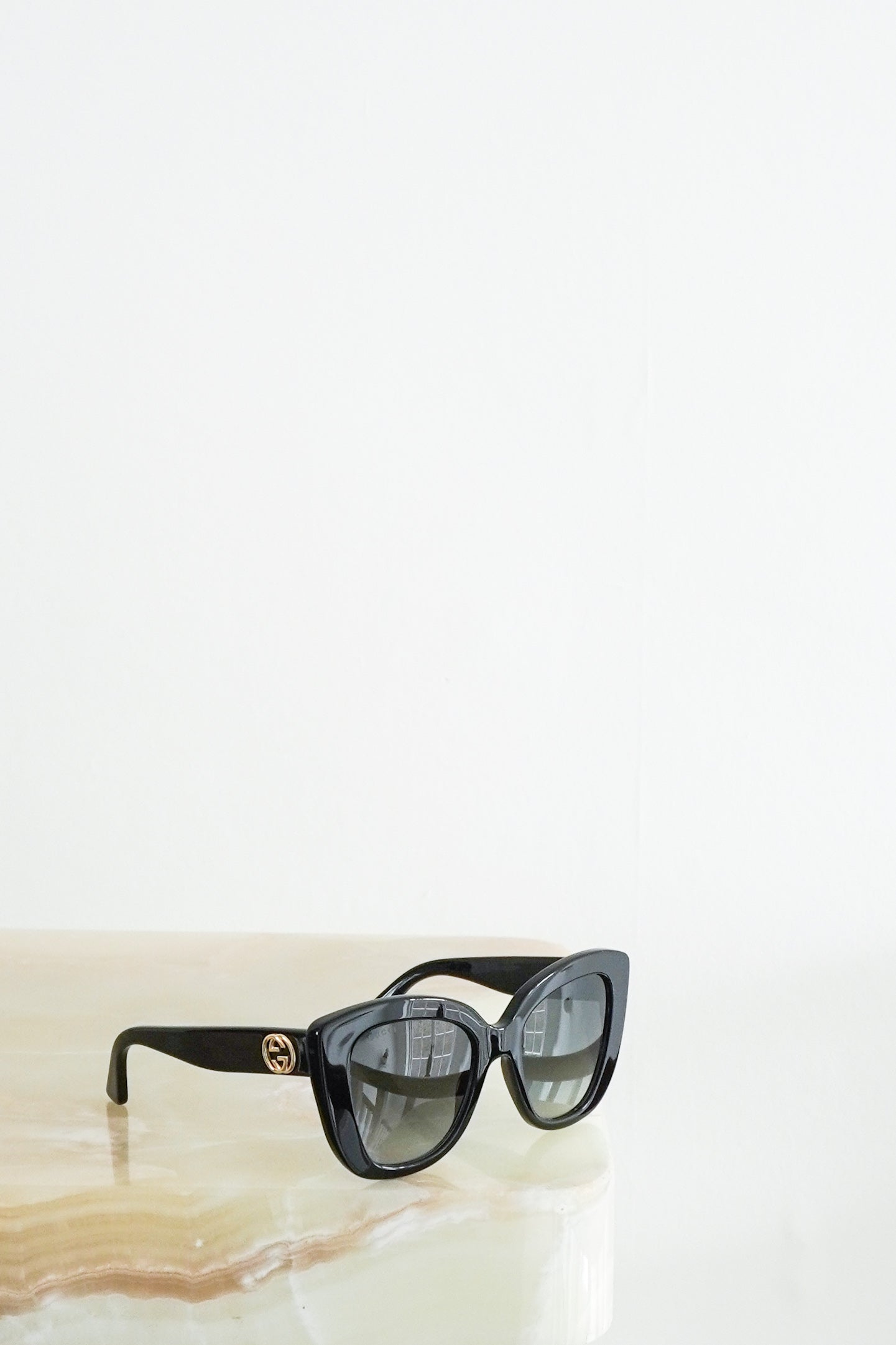 Gucci-Black-Oversize-Cat-Eye-Sunglasses-front-picture-Chelsea-London