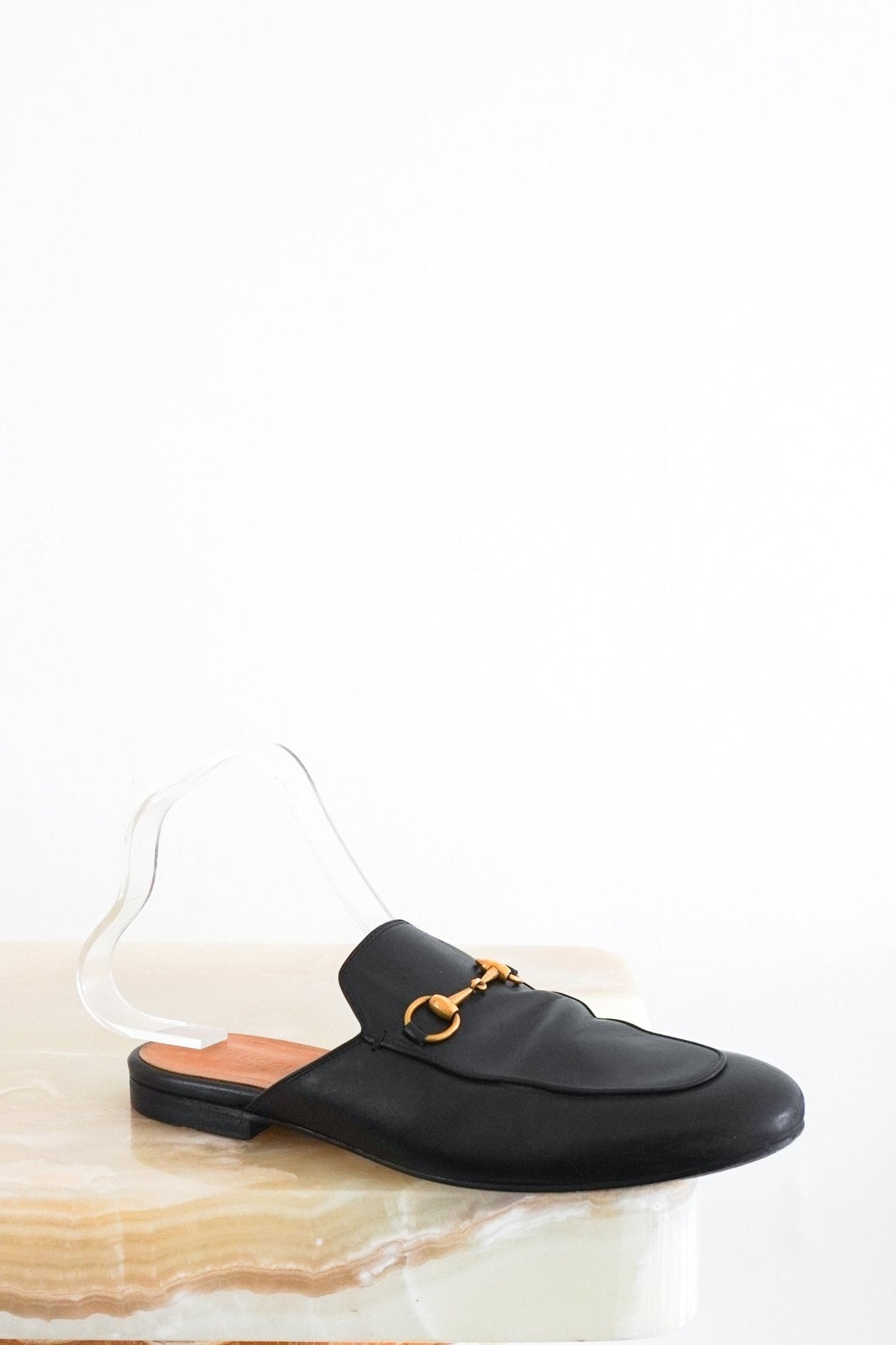 Gucci-Black-Princetown-Leather-Flats-front-picture-Chelsea-London