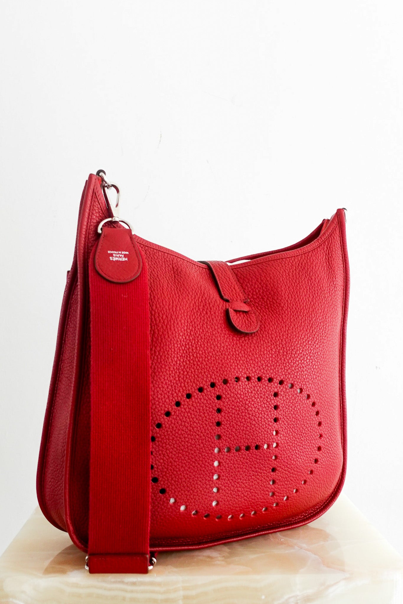 Hermès-Evelyne-GM–Clemence-Leather-with-Palladium-Hardware–firstphoto