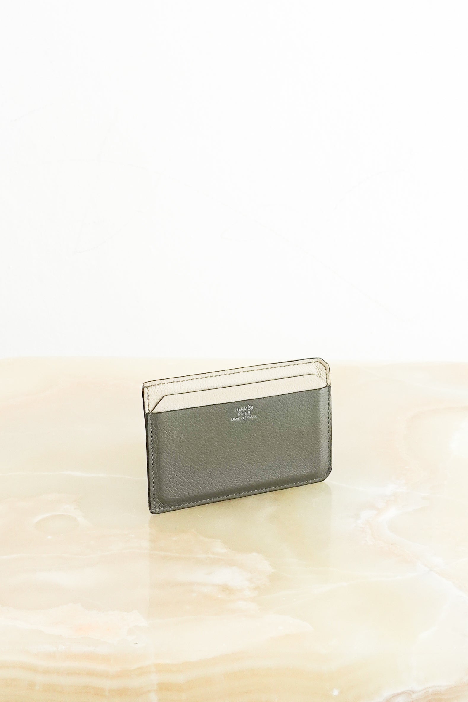 Hermès-Paris-Two-Tone-Grey-&-Blue-Card-Holder-front-picture