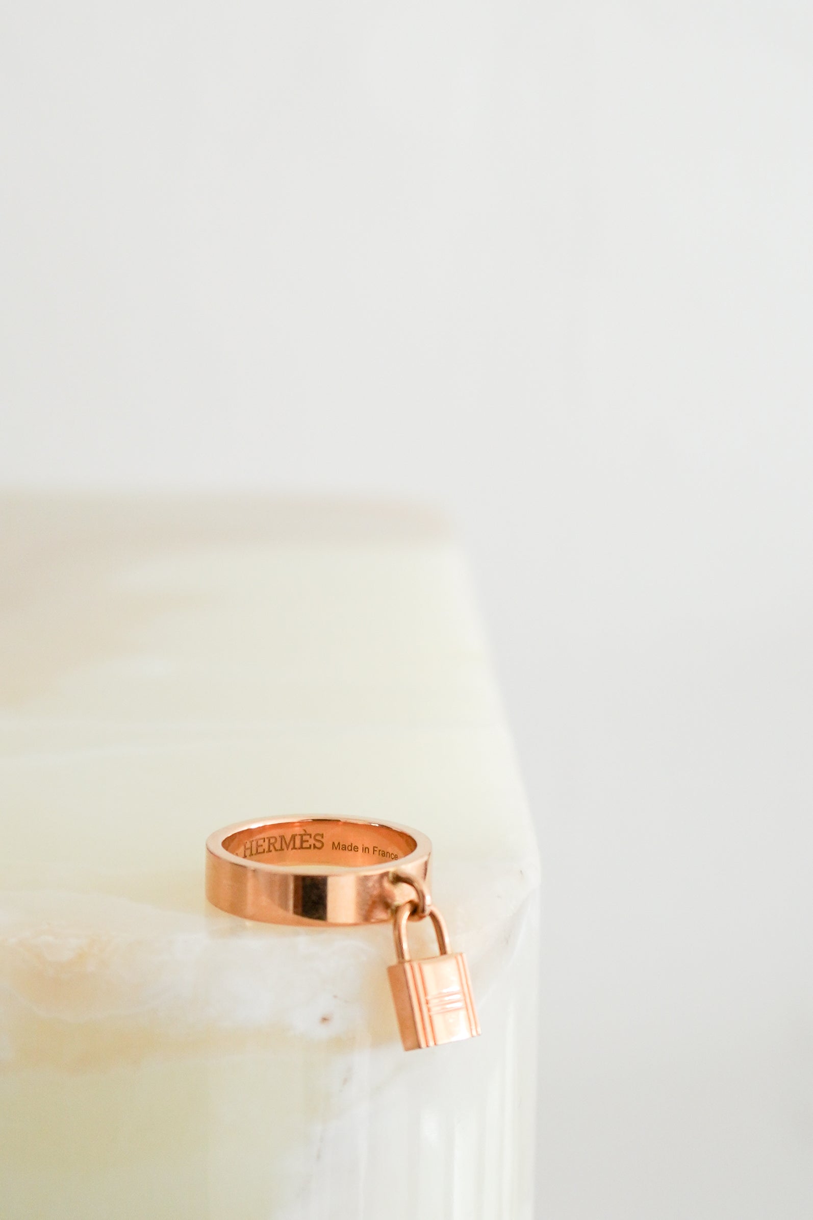 Hermès Kelly Clochette PM Ring in 18k Rose Gold – Size 49 front photo chelsea london