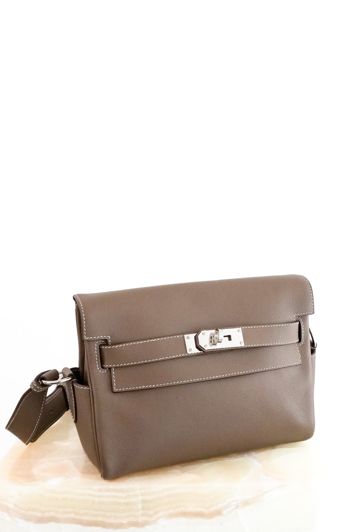 Hermès Kelly Messenger PM Bag in Étoupe Togo Calfskin RRP £10,070 | Authentic Preloved - Reloved Again