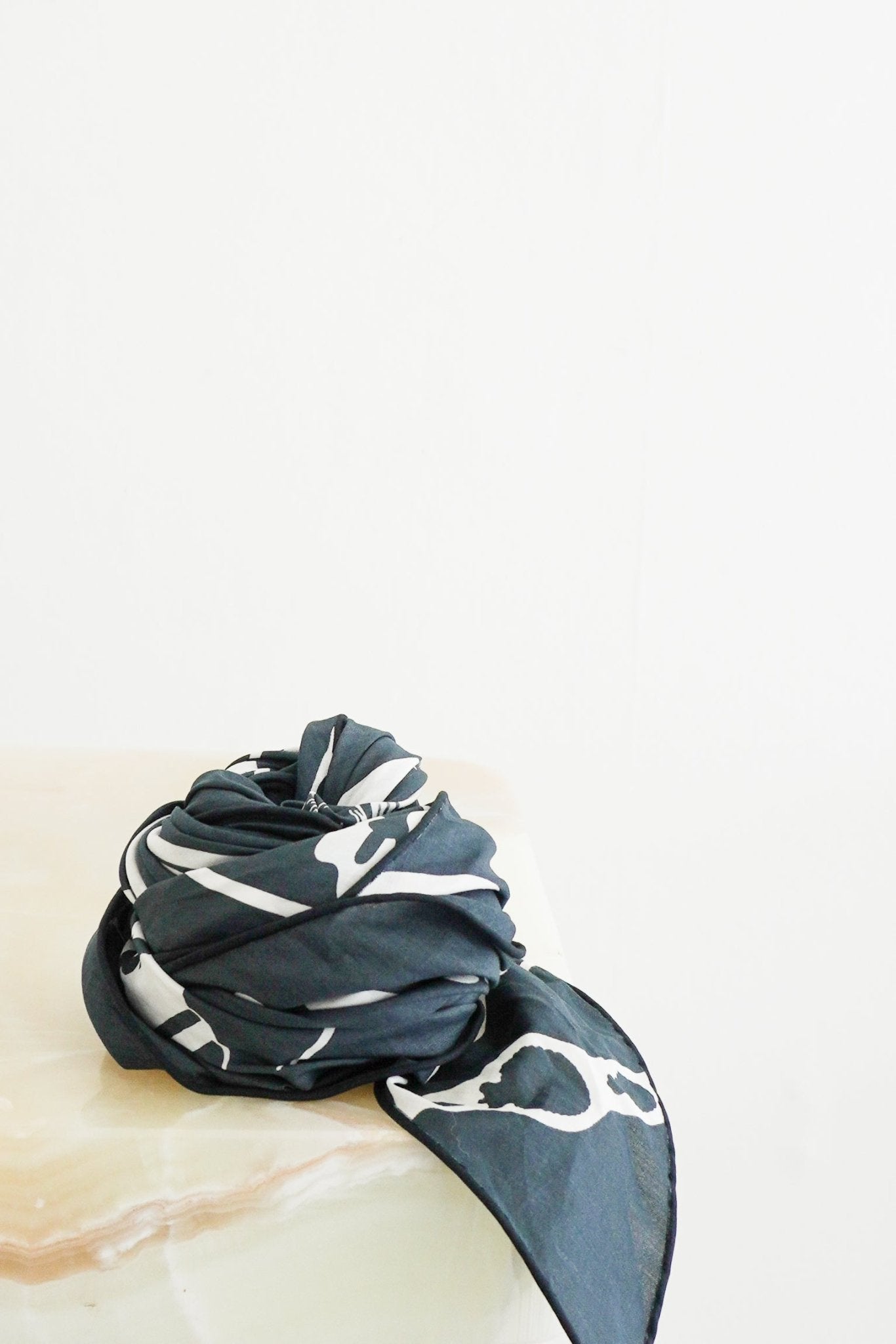 Hermès Losange Cotton GM Scarf "Harnais de Cour" Noir / Blanc (RRP £580) | Authentic Preloved - Reloved Again