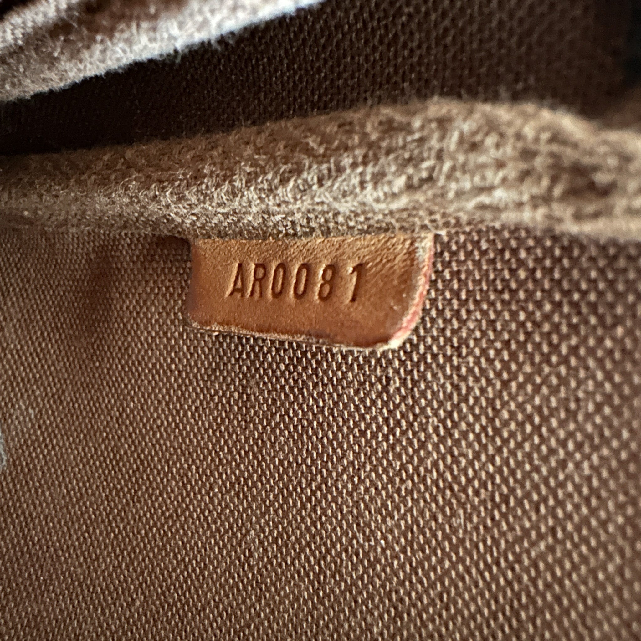 Louis Vuitton Vintage Pochette | Authentic Preloved - Reloved Again