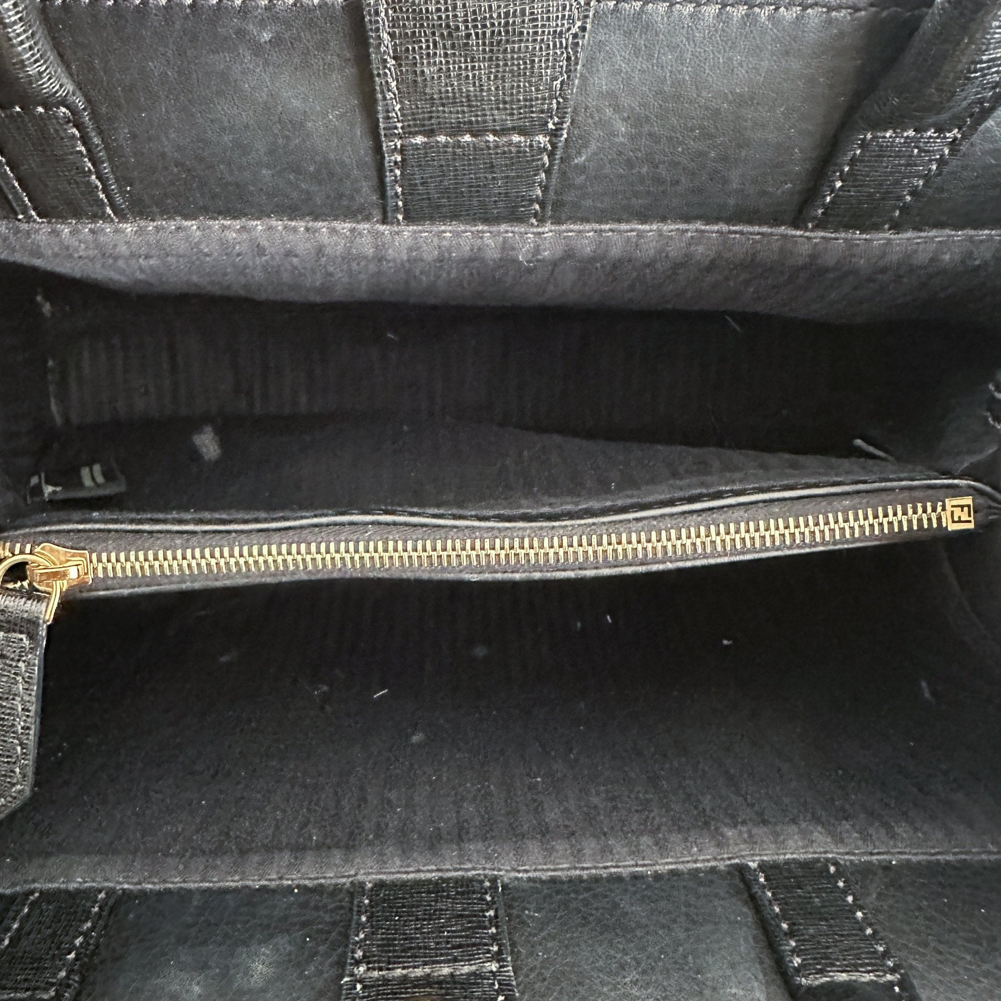 Fendi Black 2Jours Crossbody Bag RRP £1220 | Authentic Preloved