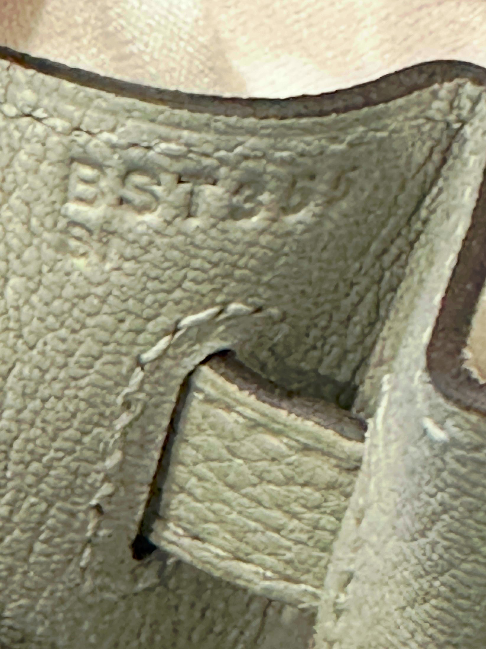 NEW Hermès Kelly 28 Gris Neve Togo Retourne Gold Hardware | Authentic Preloved - Reloved Again