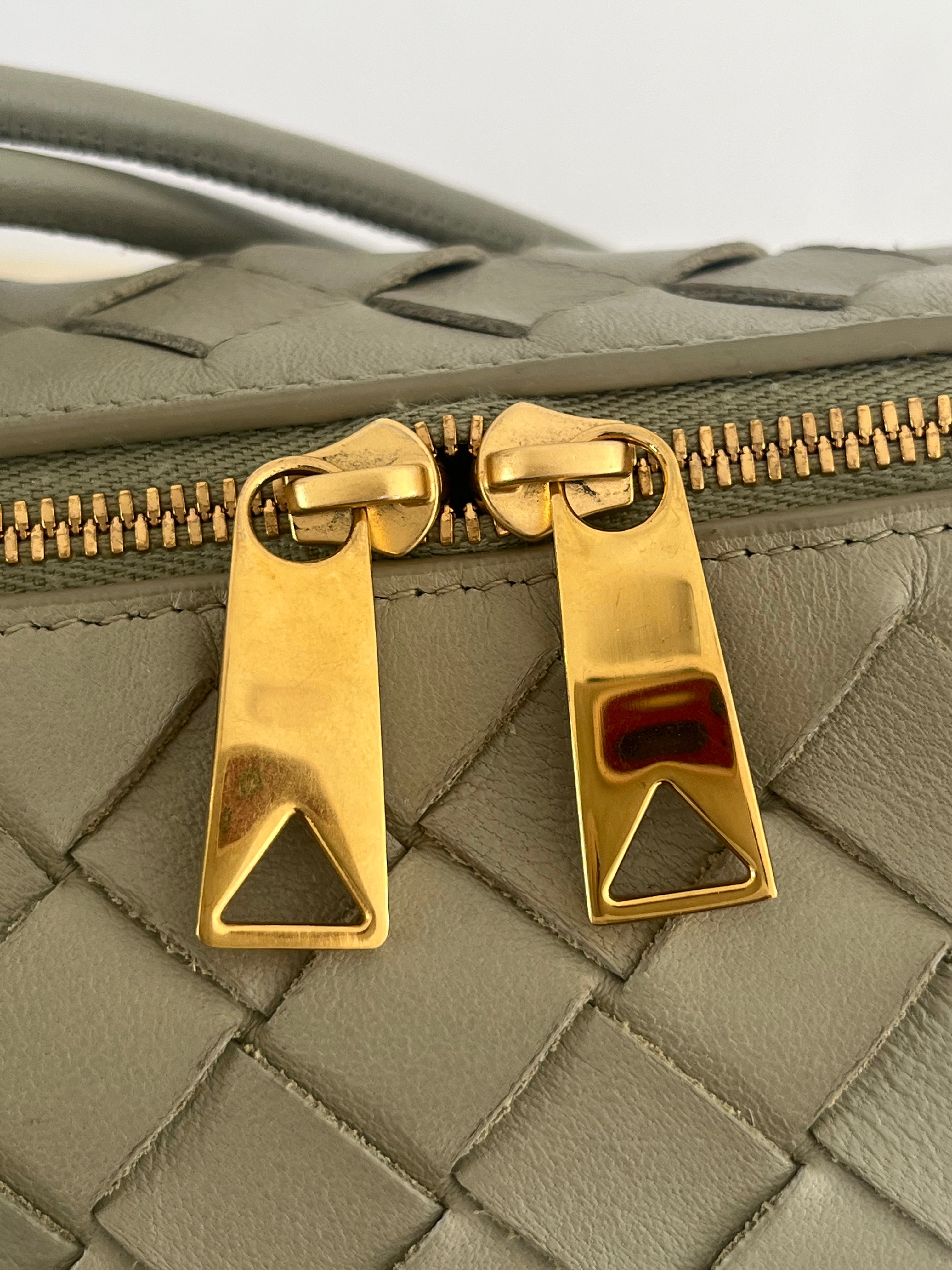 Bottega Veneta Loop Camera Bag in Travertine (RRP£2150) | Authentic Preloved