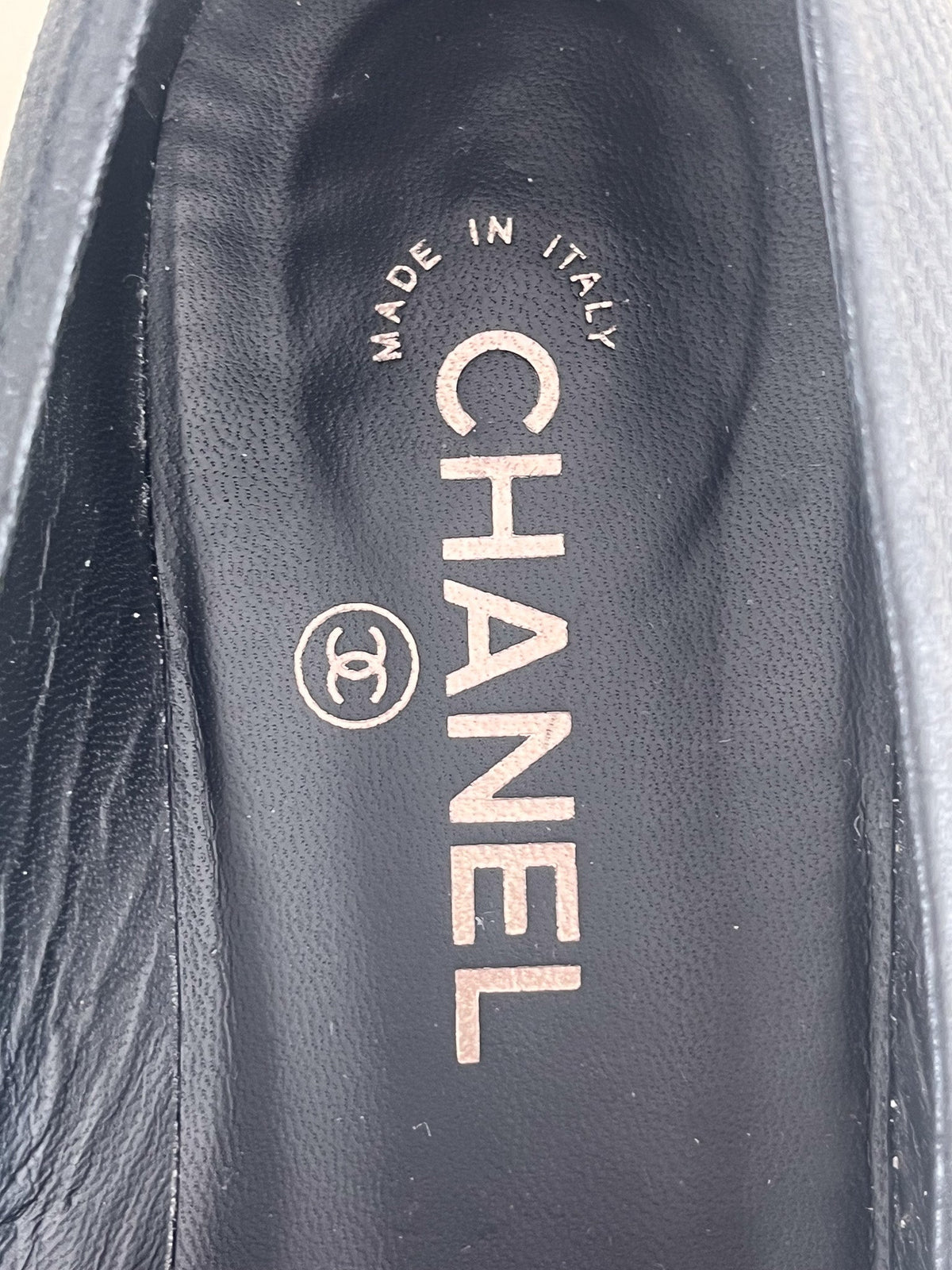 Chanel CC Cap-Toe Block Heel Pumps EU 40 (RRP £1000) | Authentic Preloved
